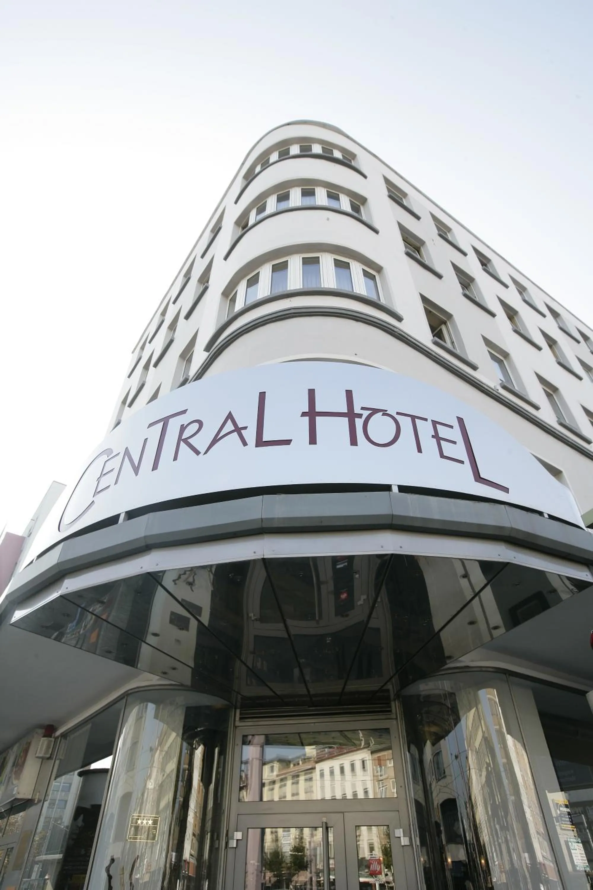 Facade/entrance in Central Hotel