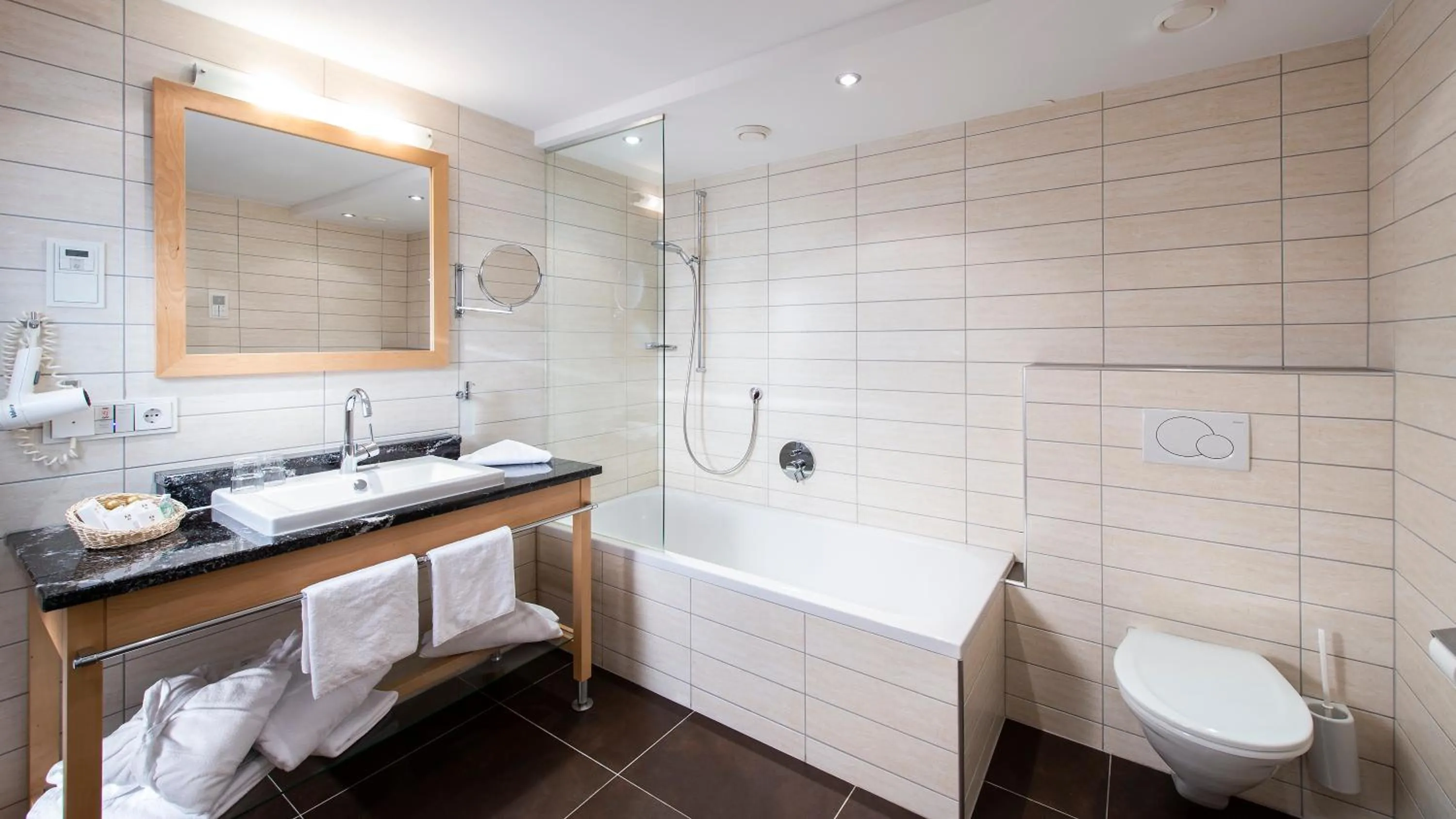 Shower in Alpvita Piz Tasna