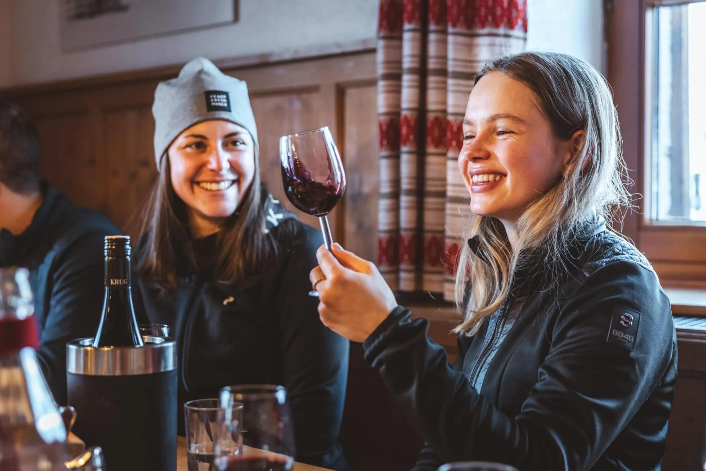 Restaurant/places to eat in Alpvita Piz Tasna