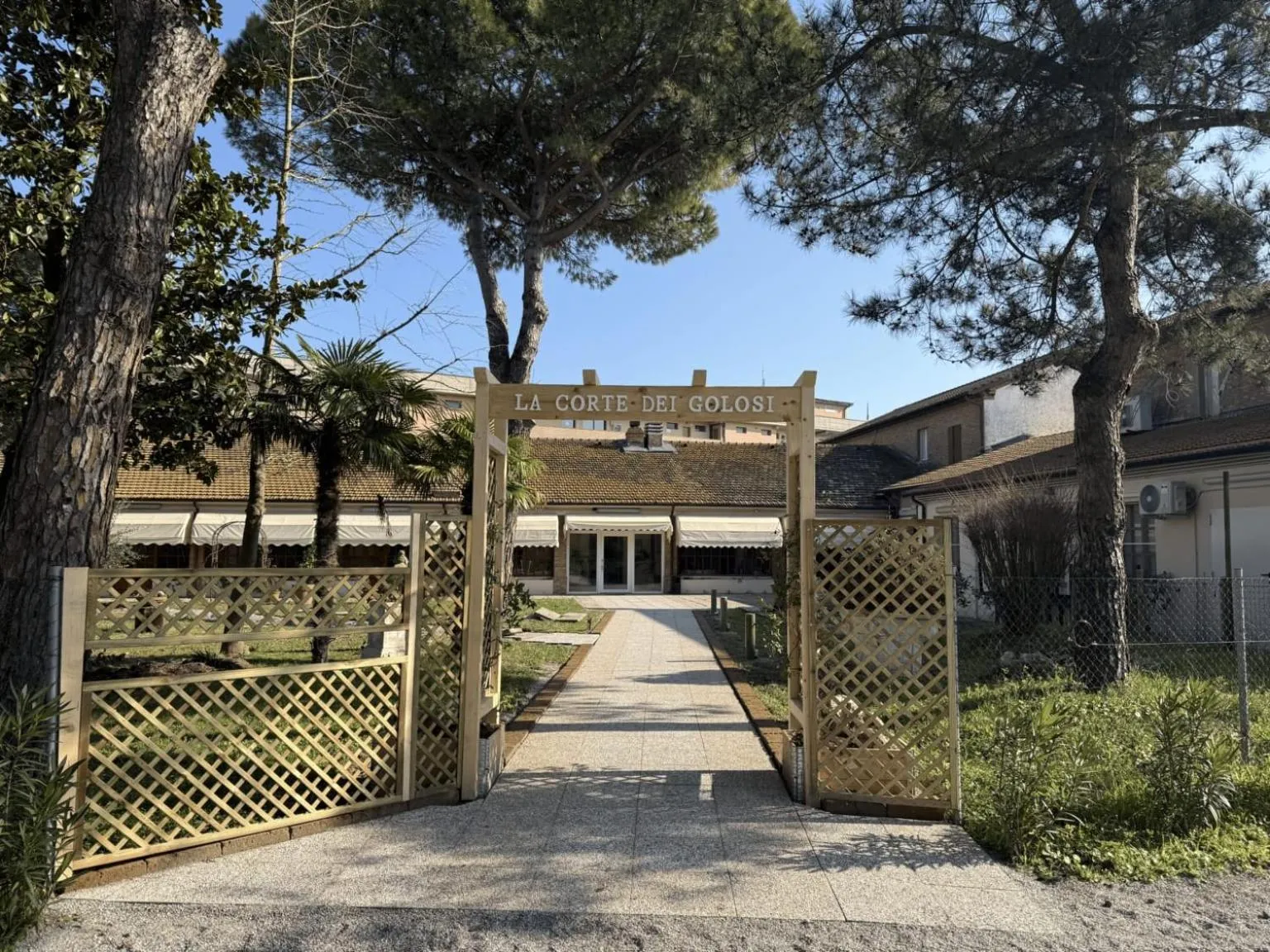 Restaurant/places to eat in Hotel-Residence- Le Dune Breakfast & private beach included