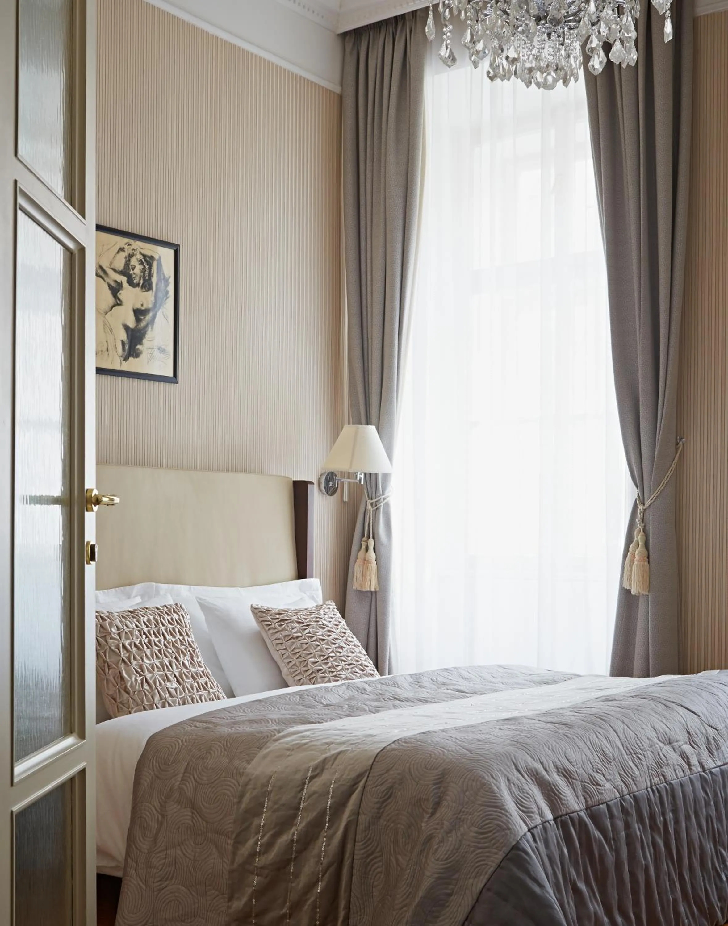 Bedroom, Bed in Apartments Almandine