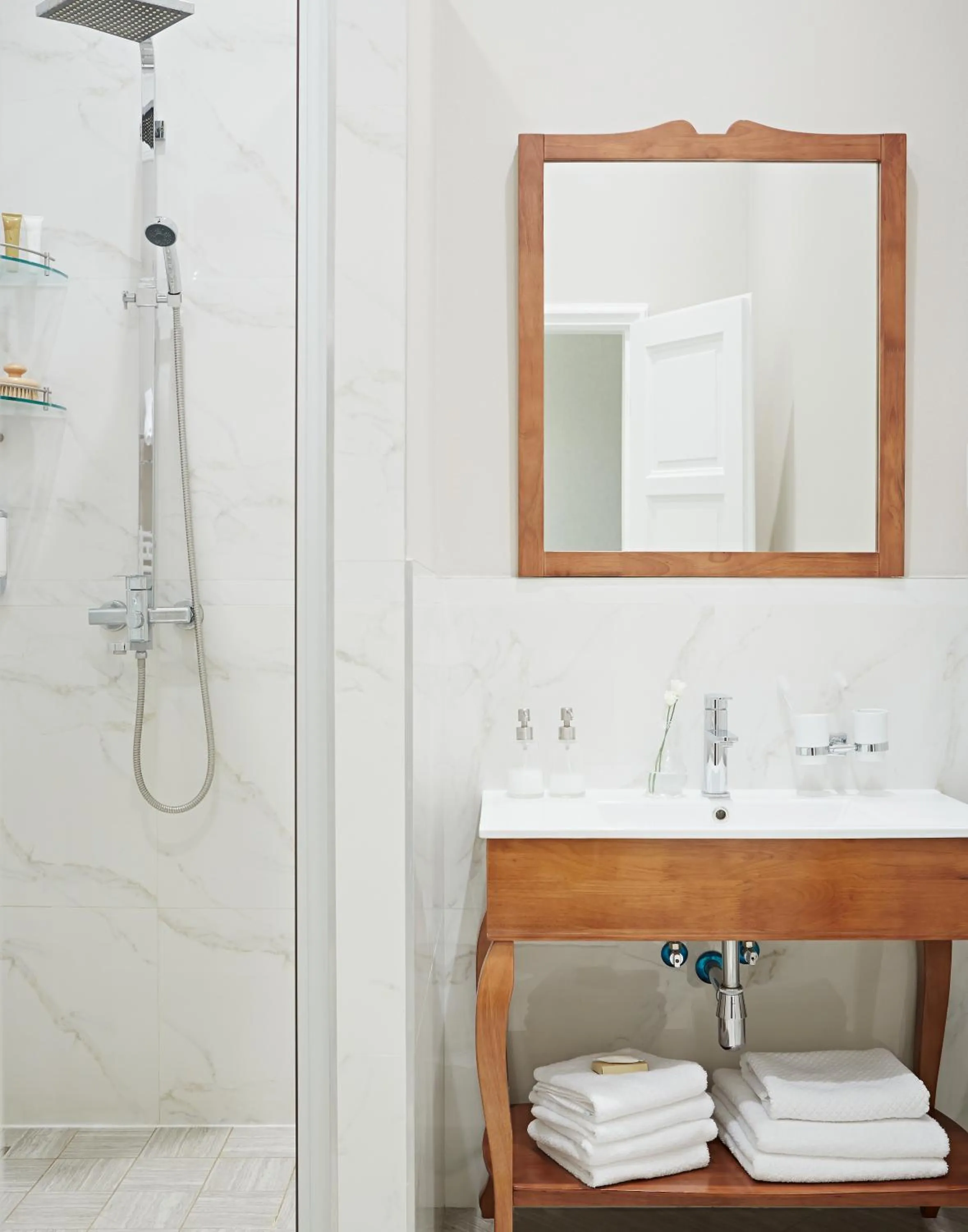 Bathroom in Apartments Almandine