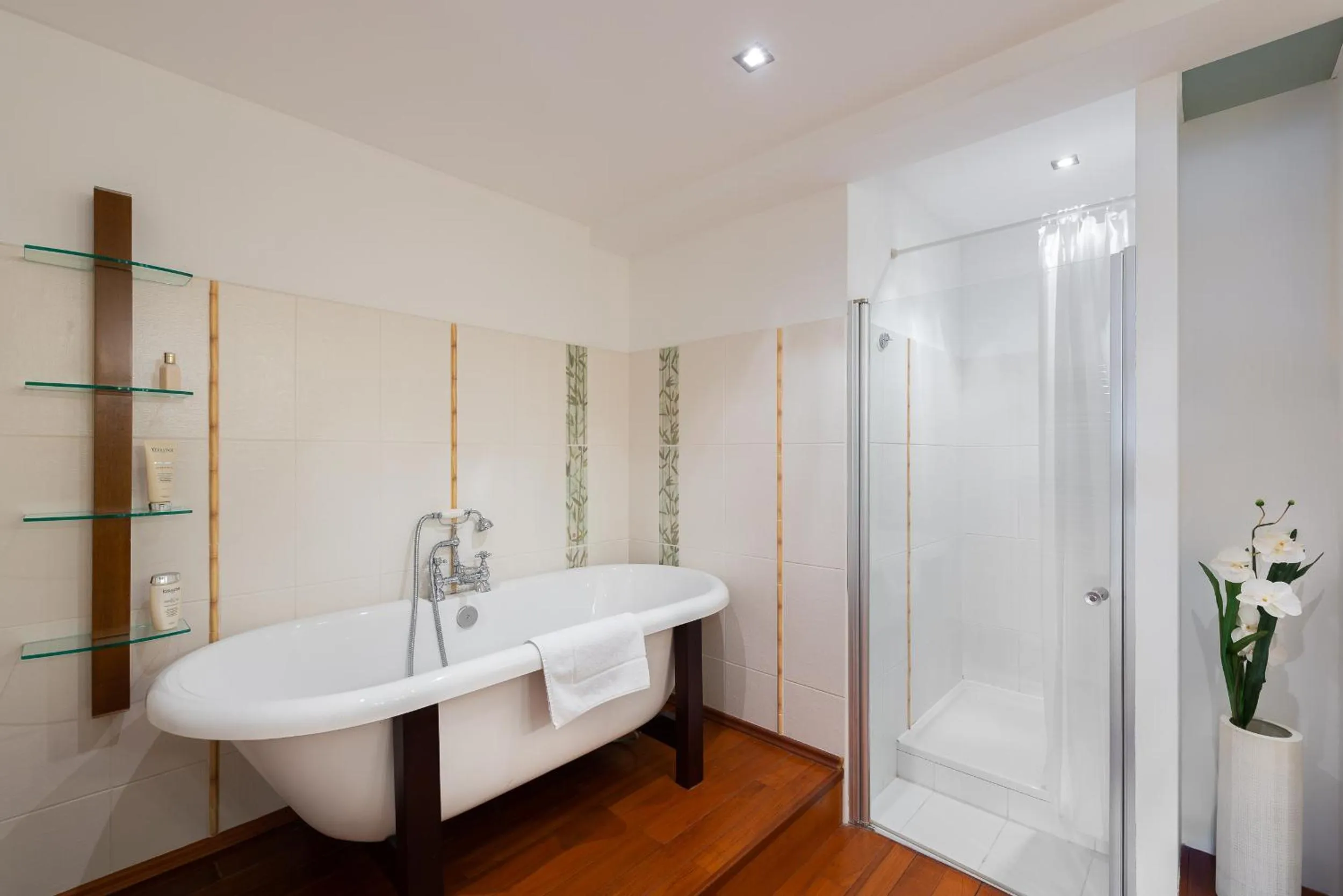 Bathroom in Apartments Almandine