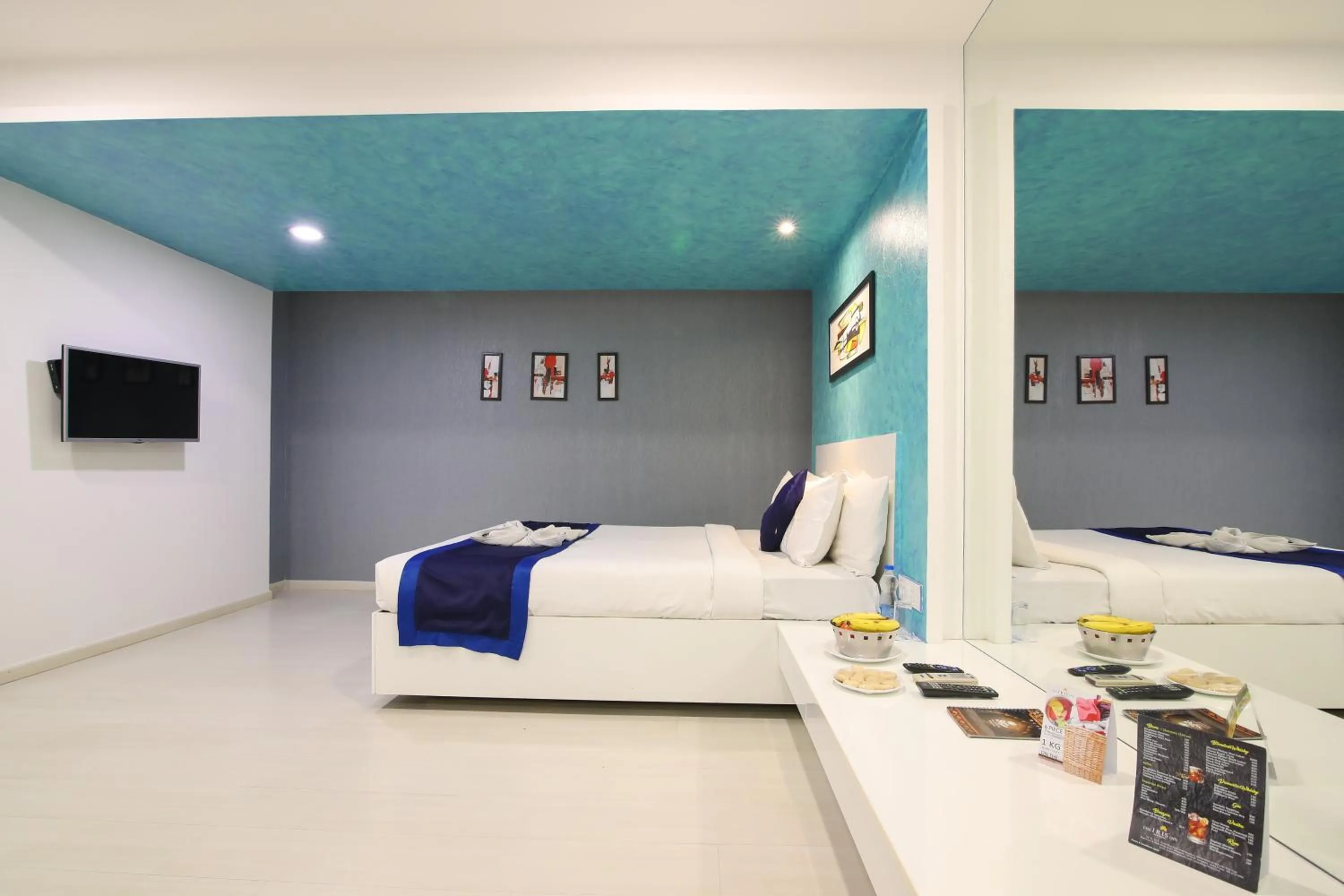 Bed in ICON SELECT by Bhagini