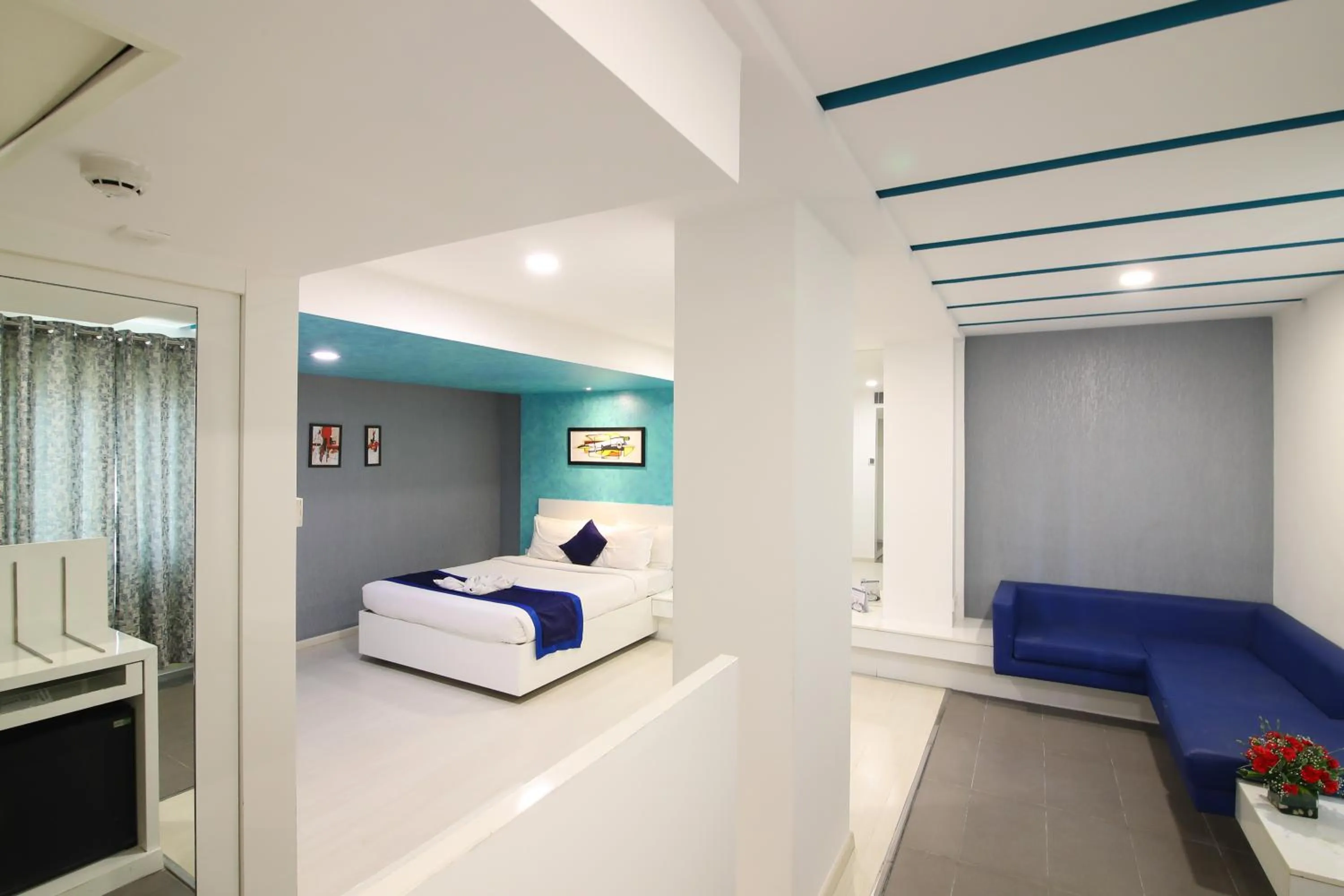 Photo of the whole room, Bed in ICON SELECT by Bhagini