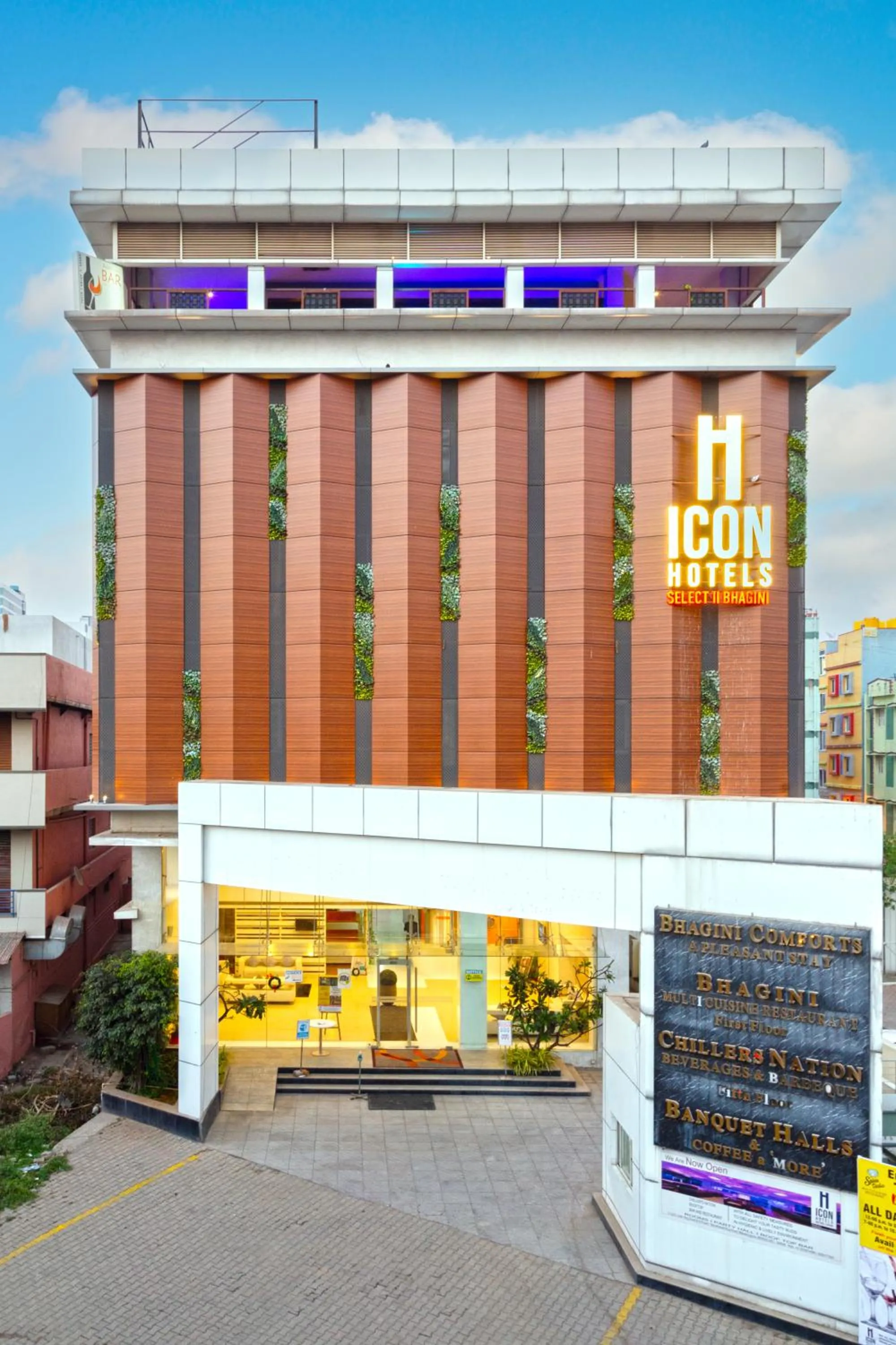 Facade/entrance in ICON SELECT by Bhagini