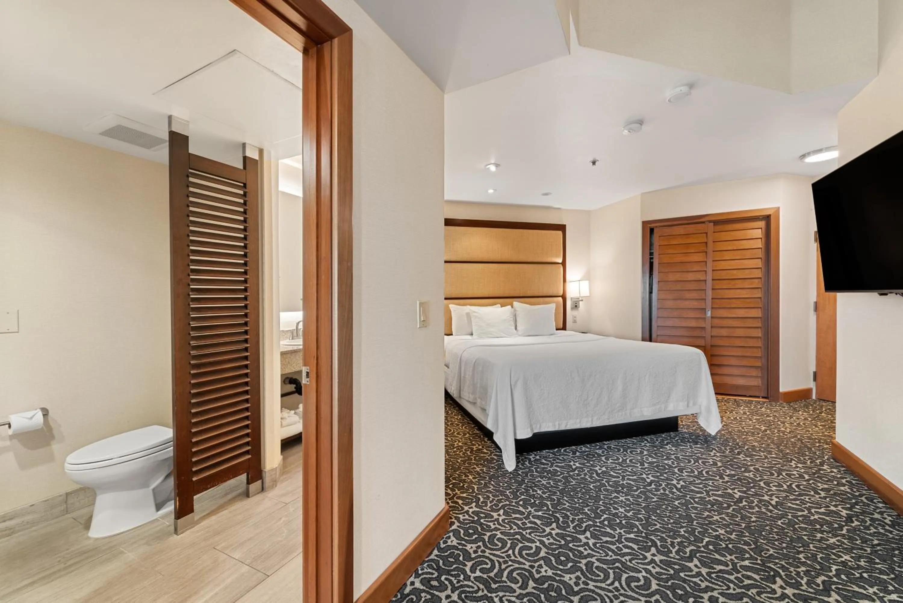 Bedroom, Bed in Humphreys Half Moon Inn