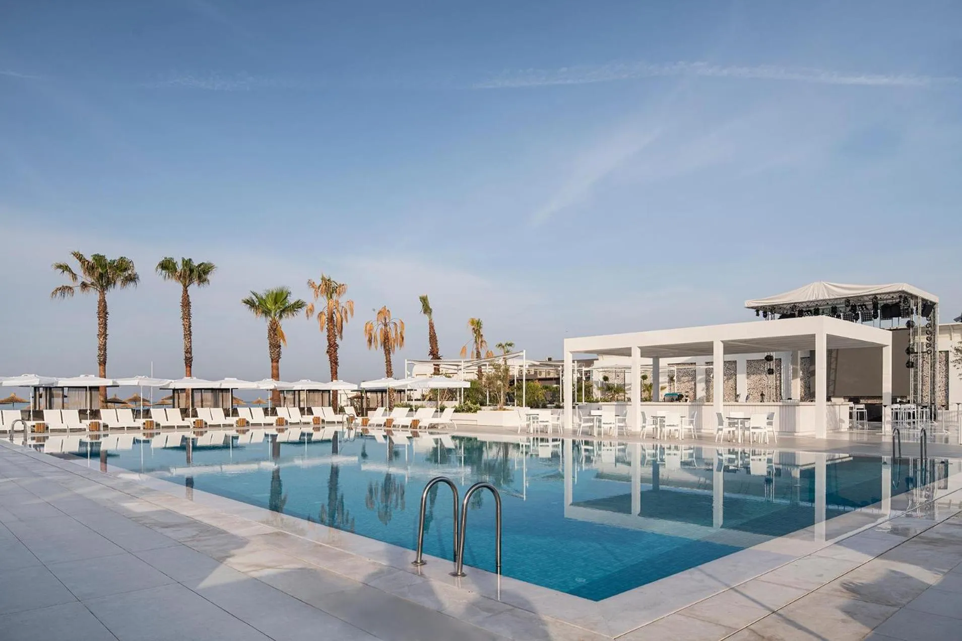 Swimming pool in Voyage Belek Golf & Spa Hotel