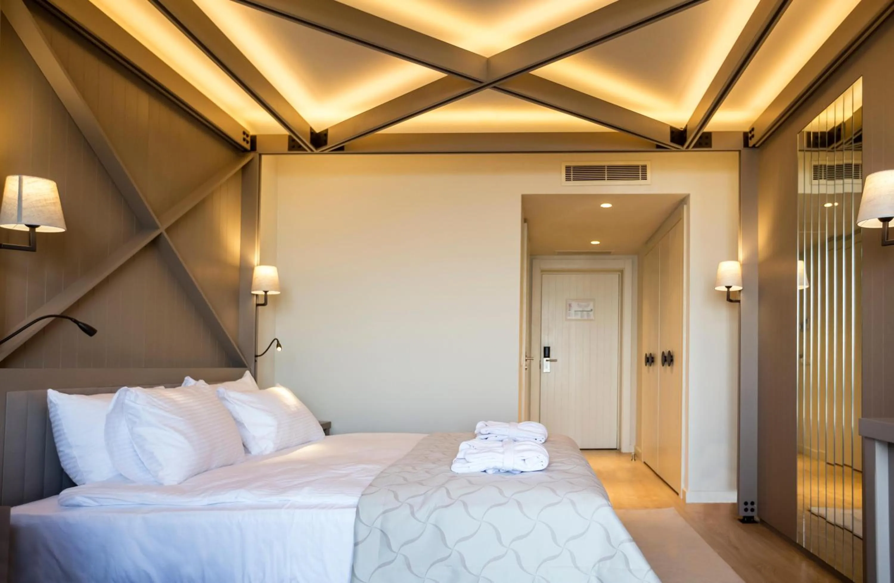 Photo of the whole room, Bed in Voyage Sorgun Hotel