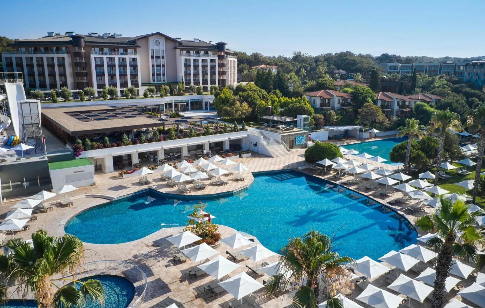 Swimming pool in Voyage Sorgun Hotel