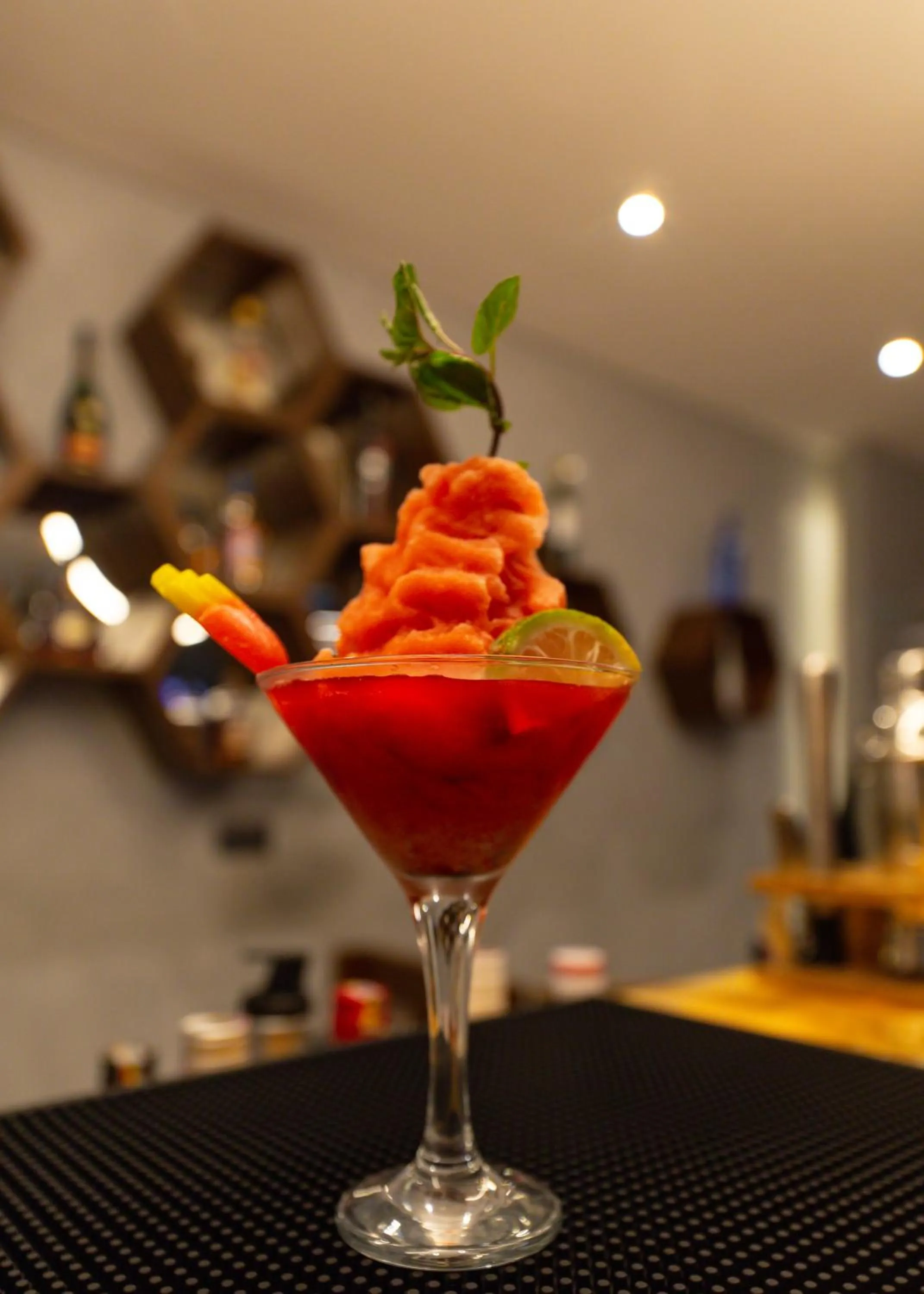 Lounge or bar in Oak Plaza Suites