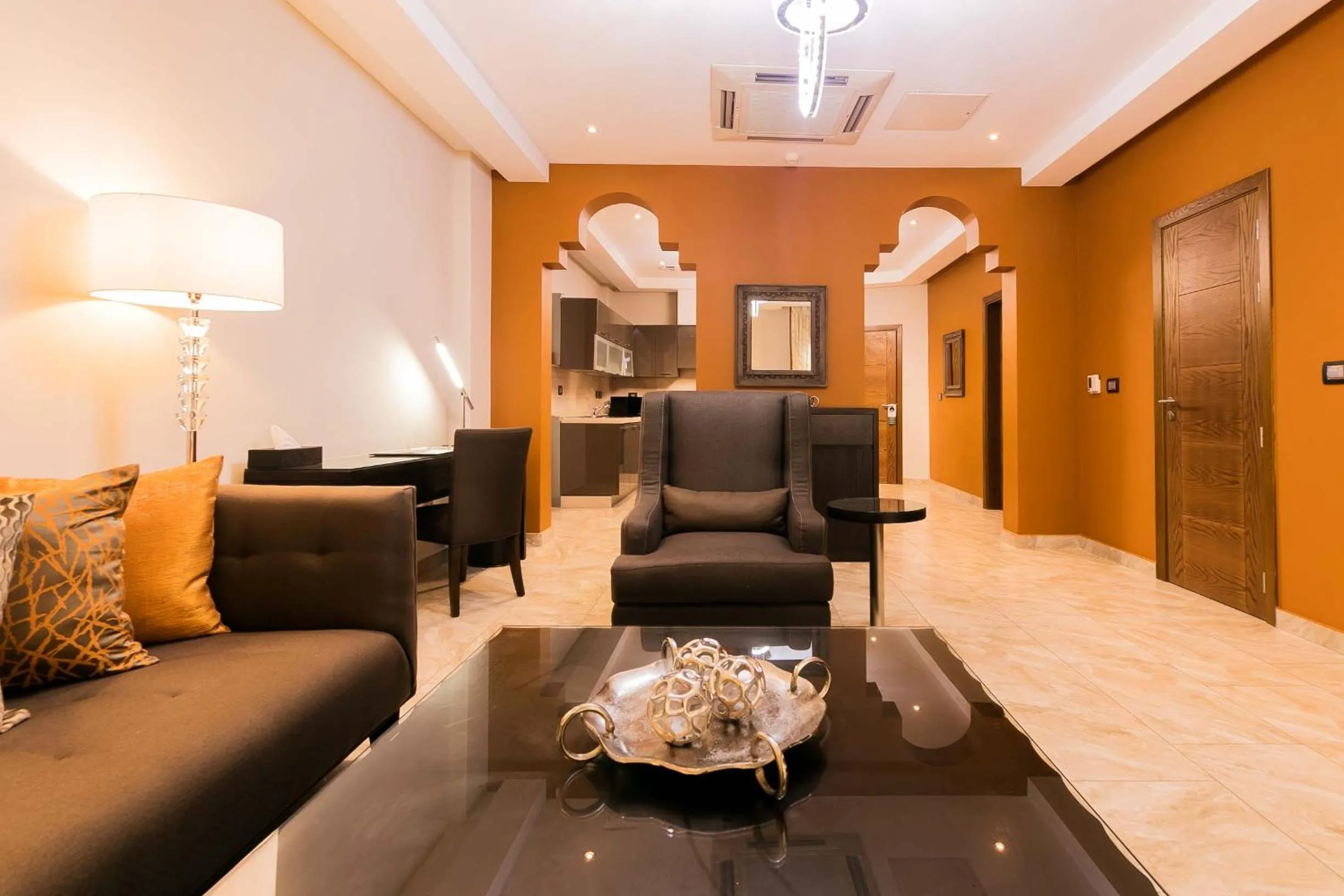 Coffee/tea facilities in Oak Plaza Suites