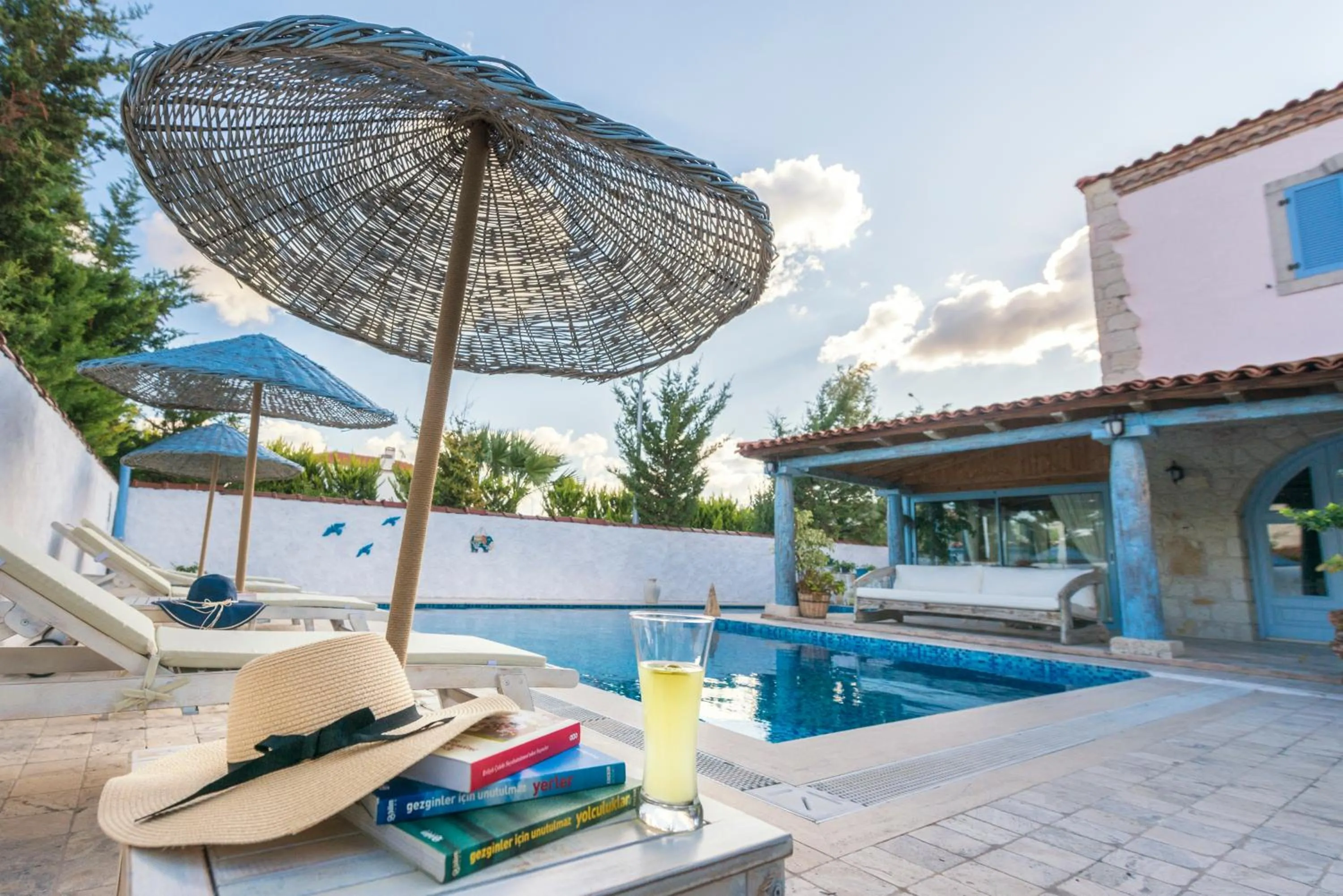 Pool view in Moy Hotel