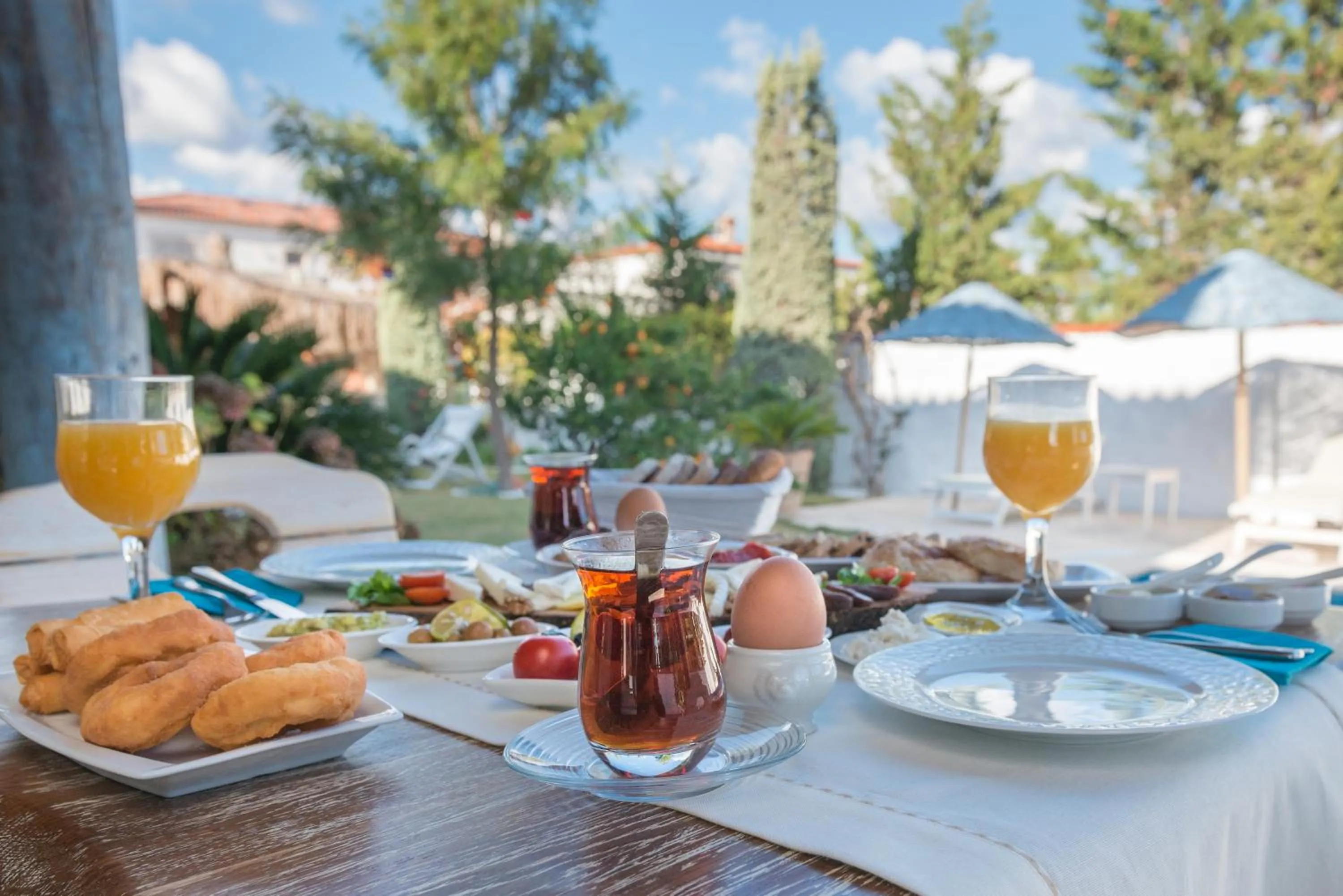 Restaurant/places to eat in Moy Hotel