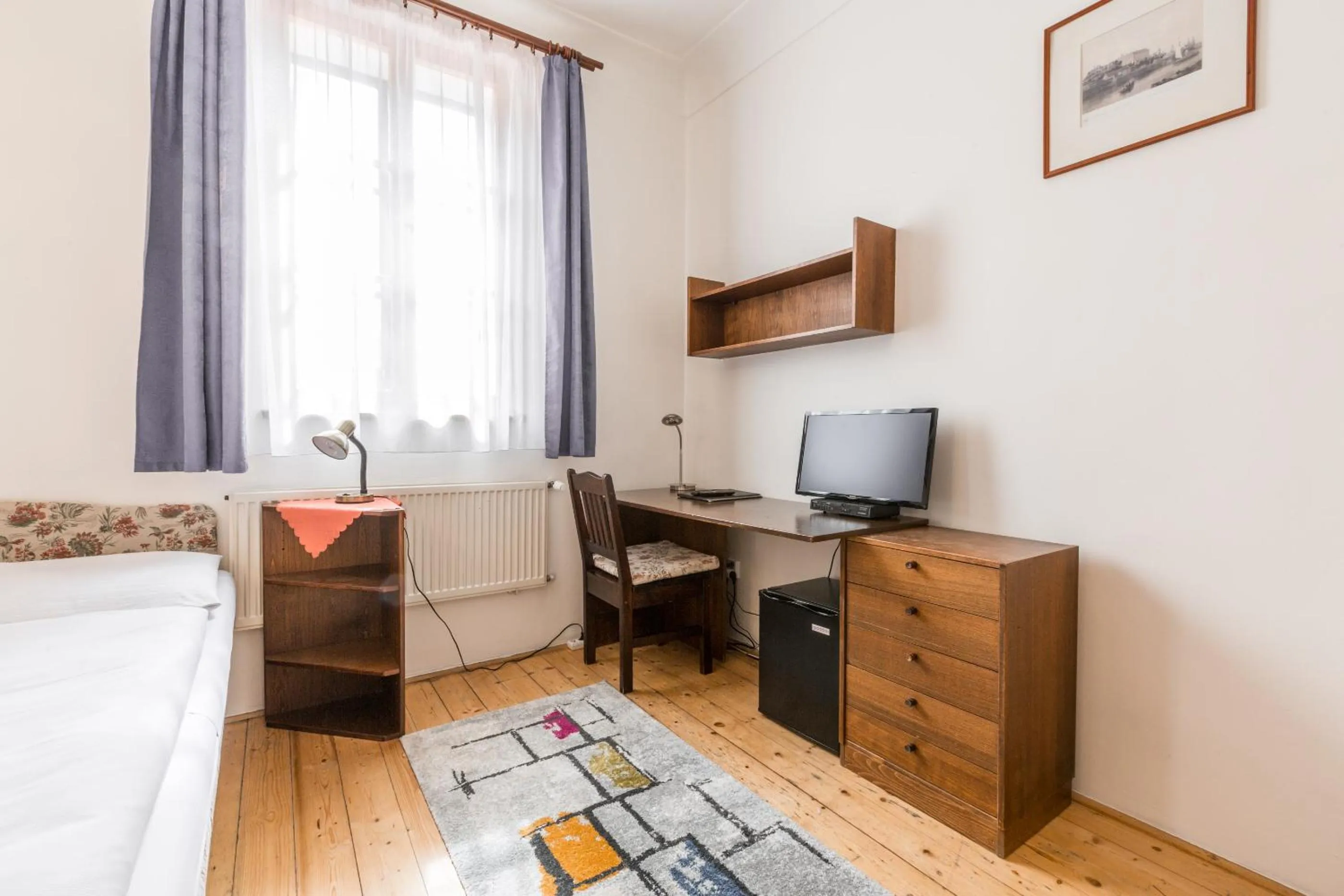 TV and multimedia, Bed in Pension Dientzenhofer