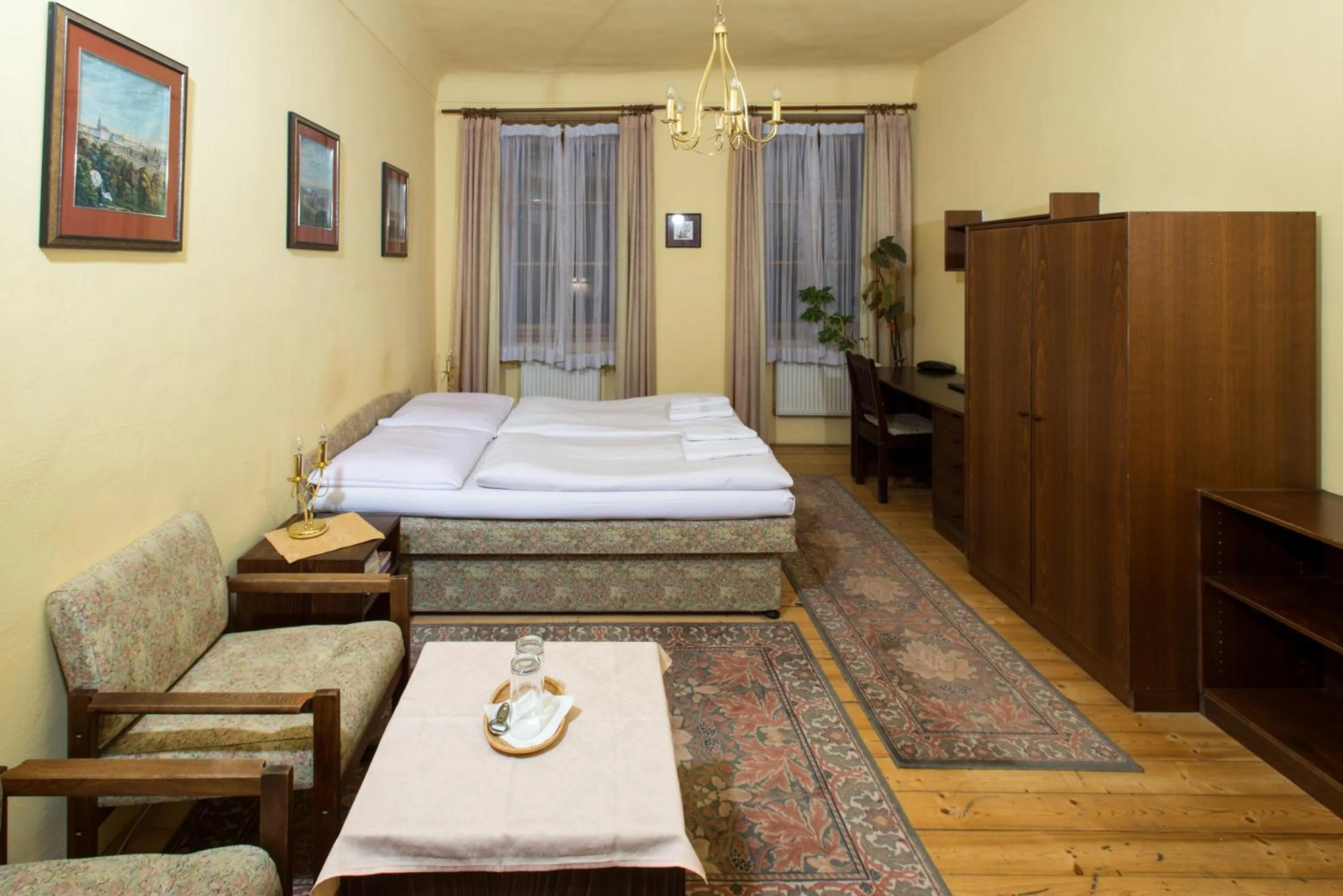 Photo of the whole room, Bed in Pension Dientzenhofer