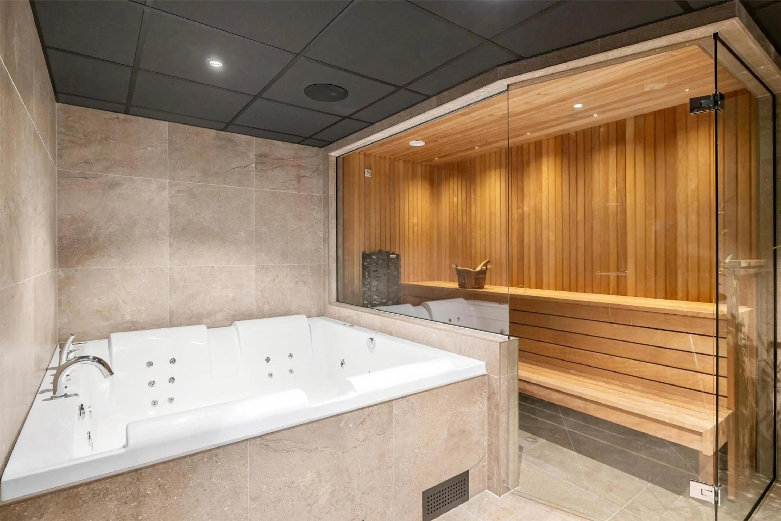 Hot Tub in Best Western Hotel City Gavle