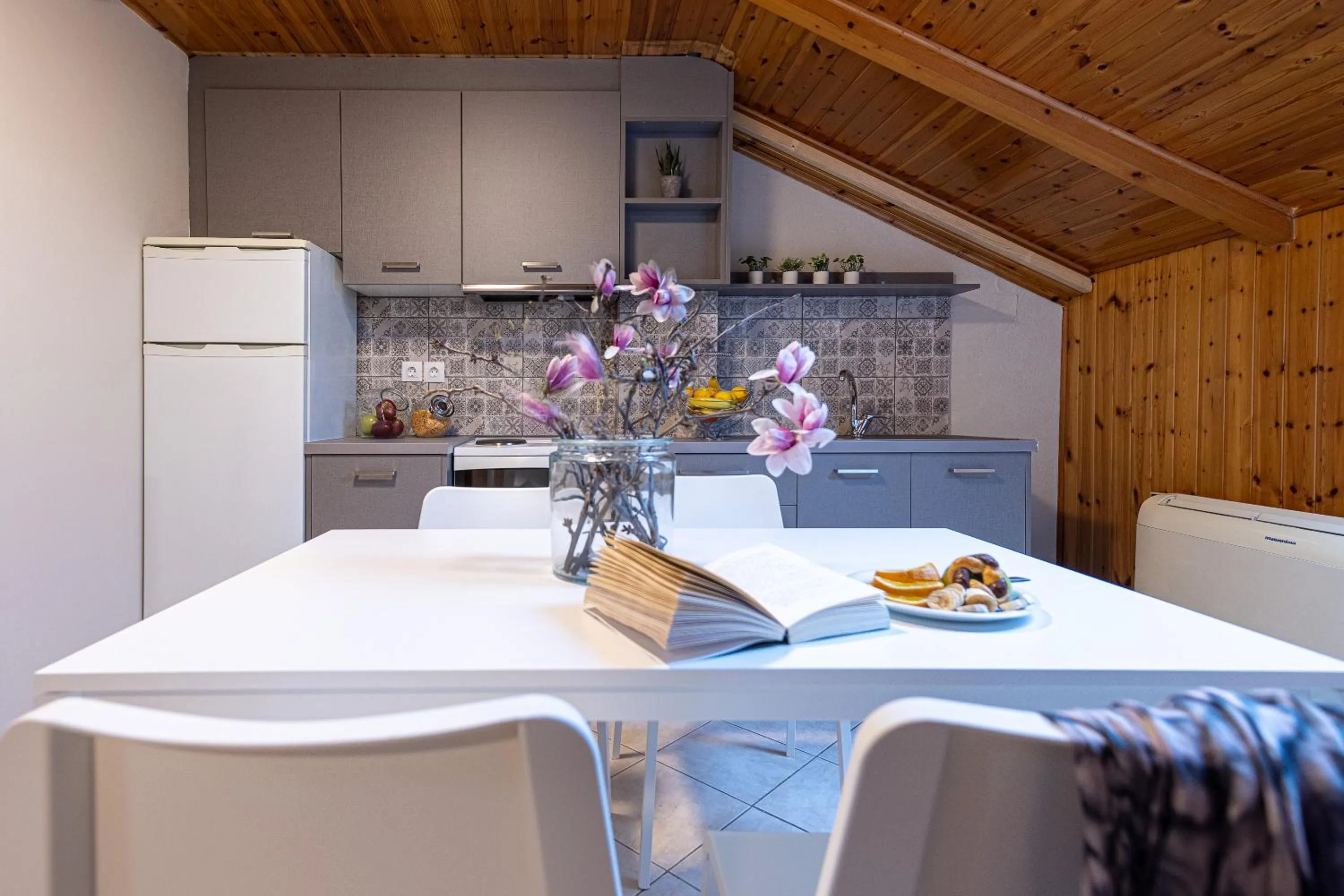Kitchen or kitchenette in Nantin Hotel Ioannina