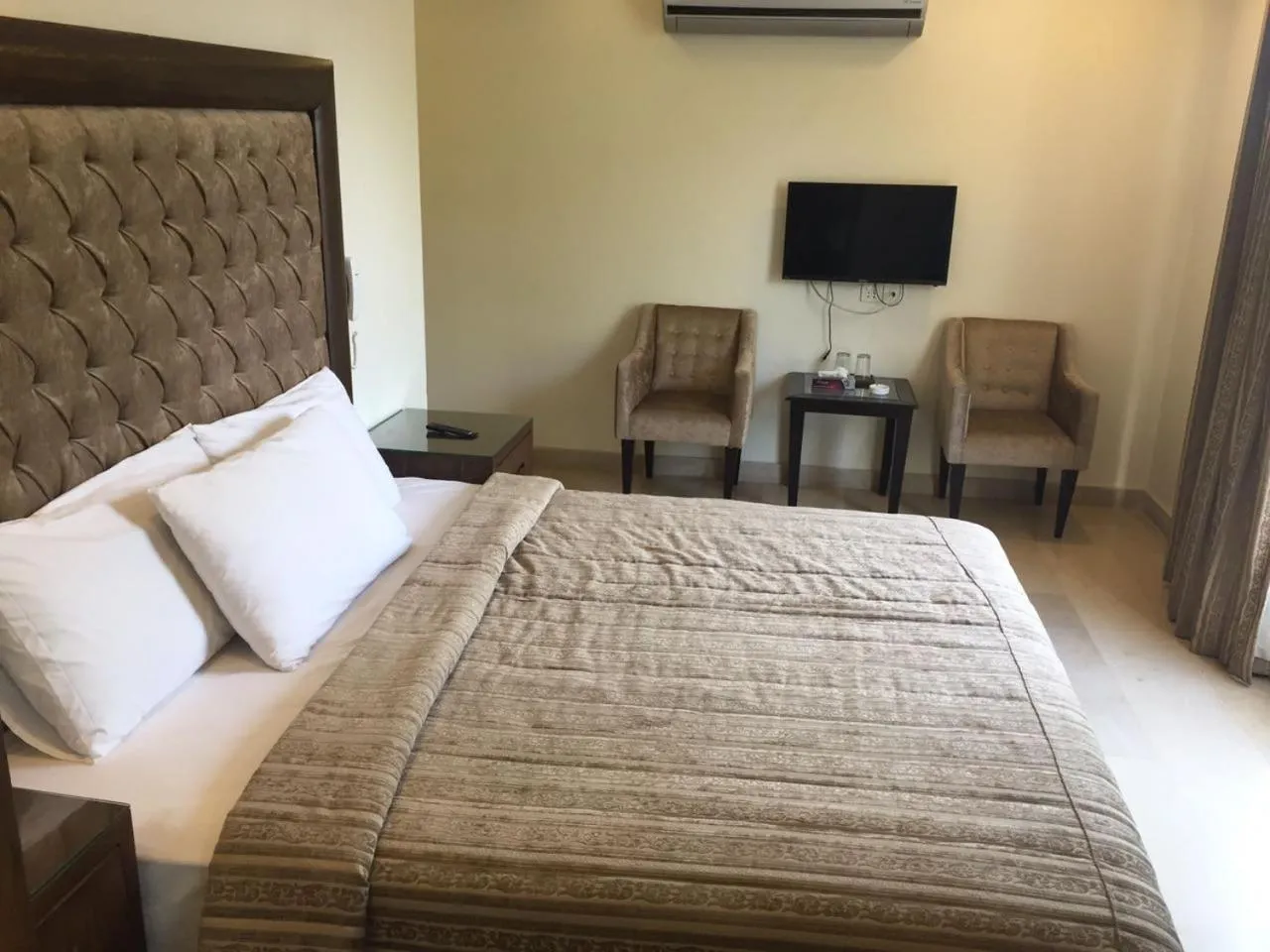 Bed in City View Hotel & Restaurant