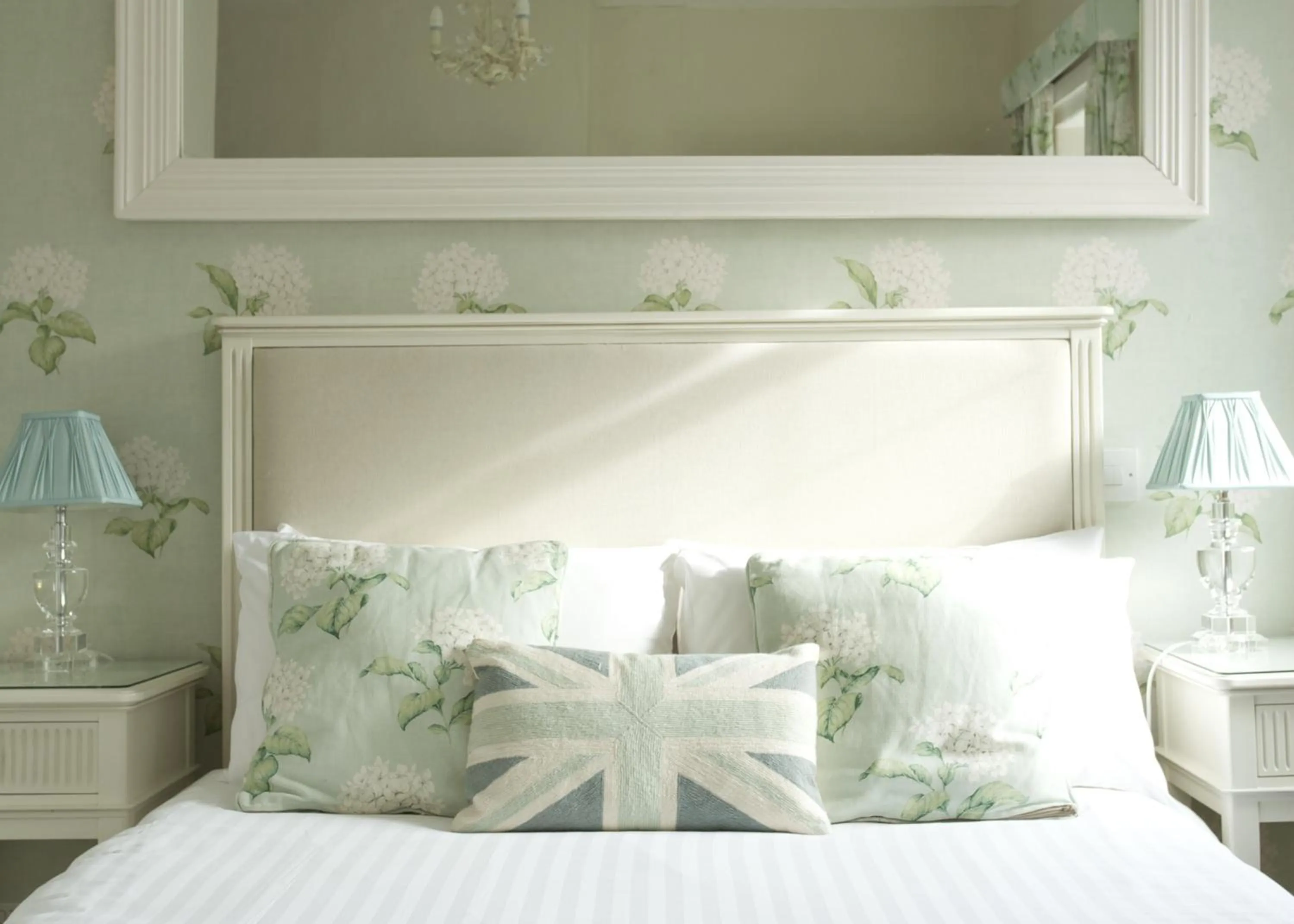 Bedroom, Bed in Exmoor White Horse Inn