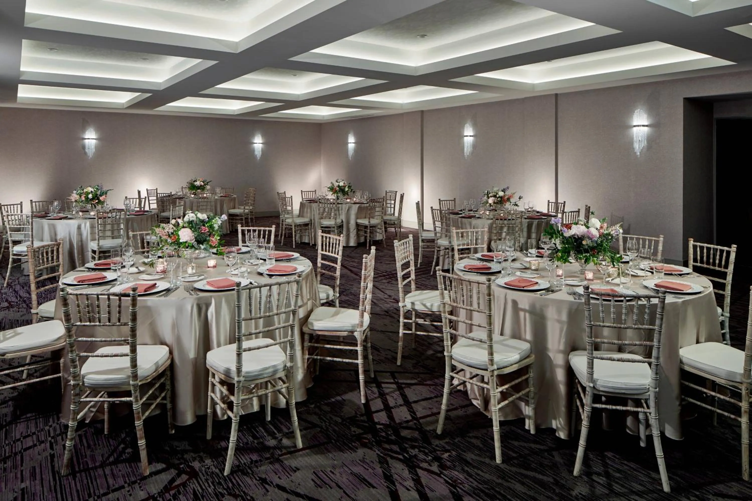 Meeting/conference room in The Del Monte Lodge Renaissance Rochester Hotel & Spa