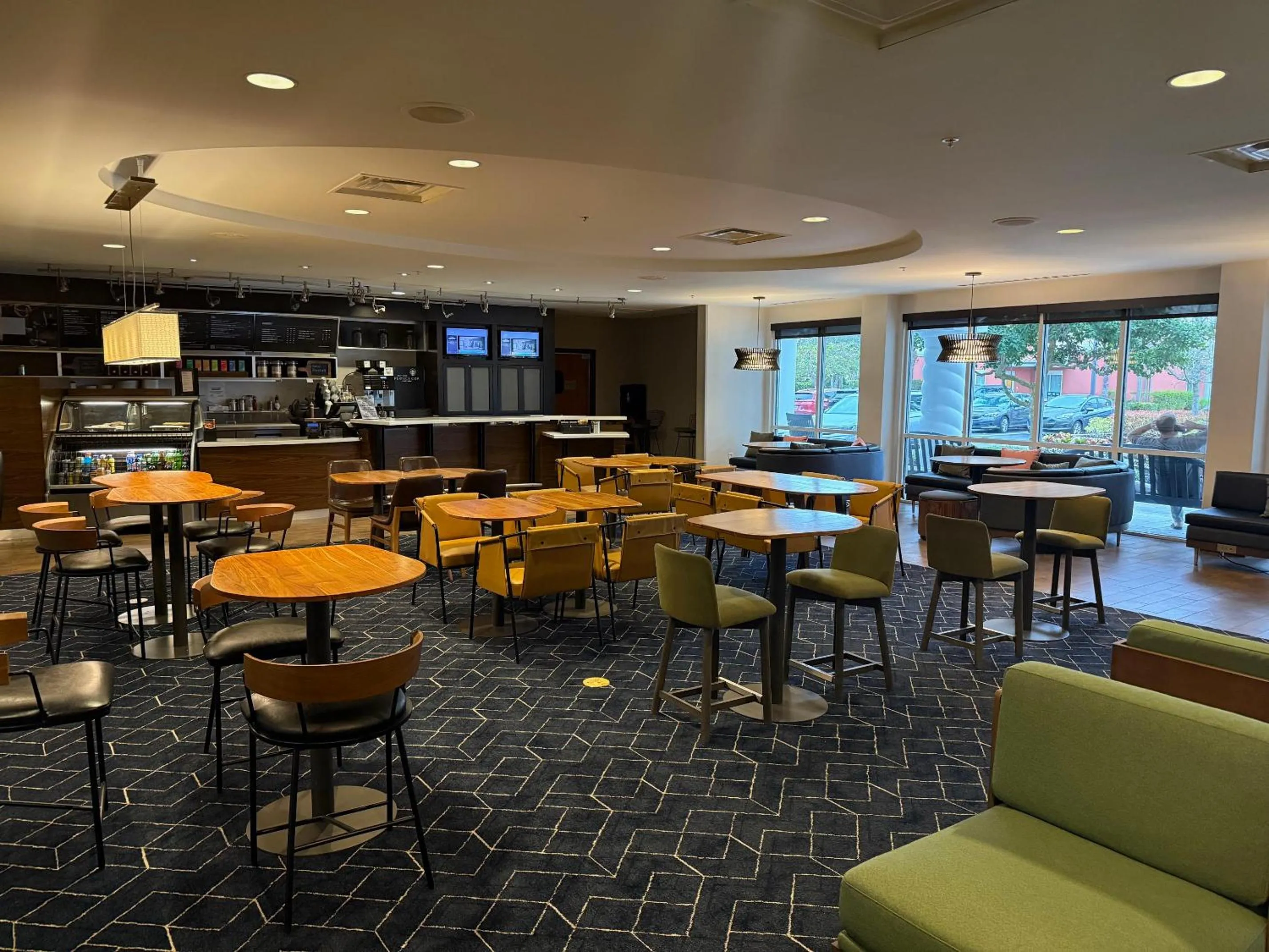 Restaurant/places to eat in Courtyard Fort Myers at I-75 and Gulf Coast Town Center