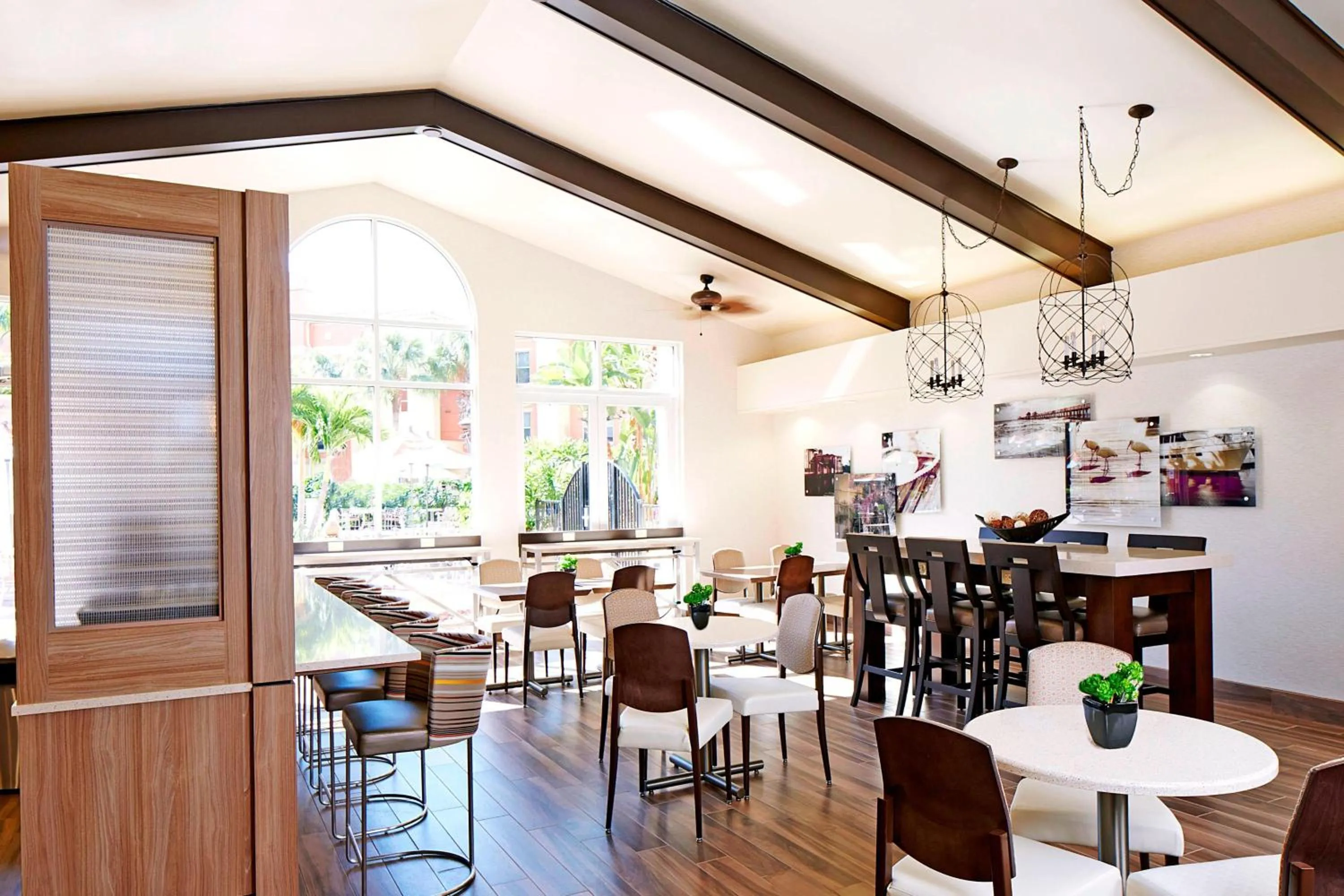 Restaurant/places to eat in Residence Inn by Marriott Naples