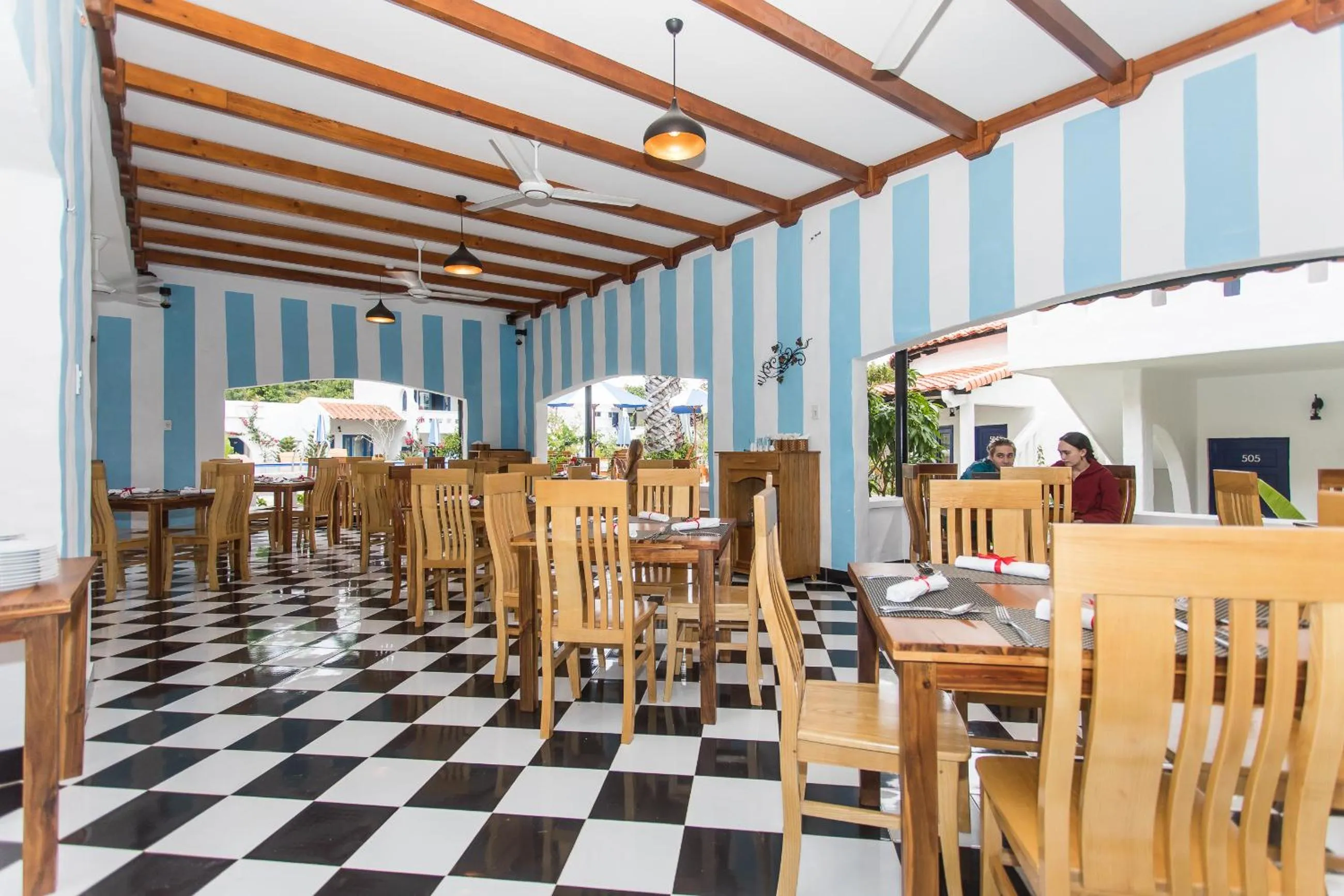 Dining area in Isabella Resort