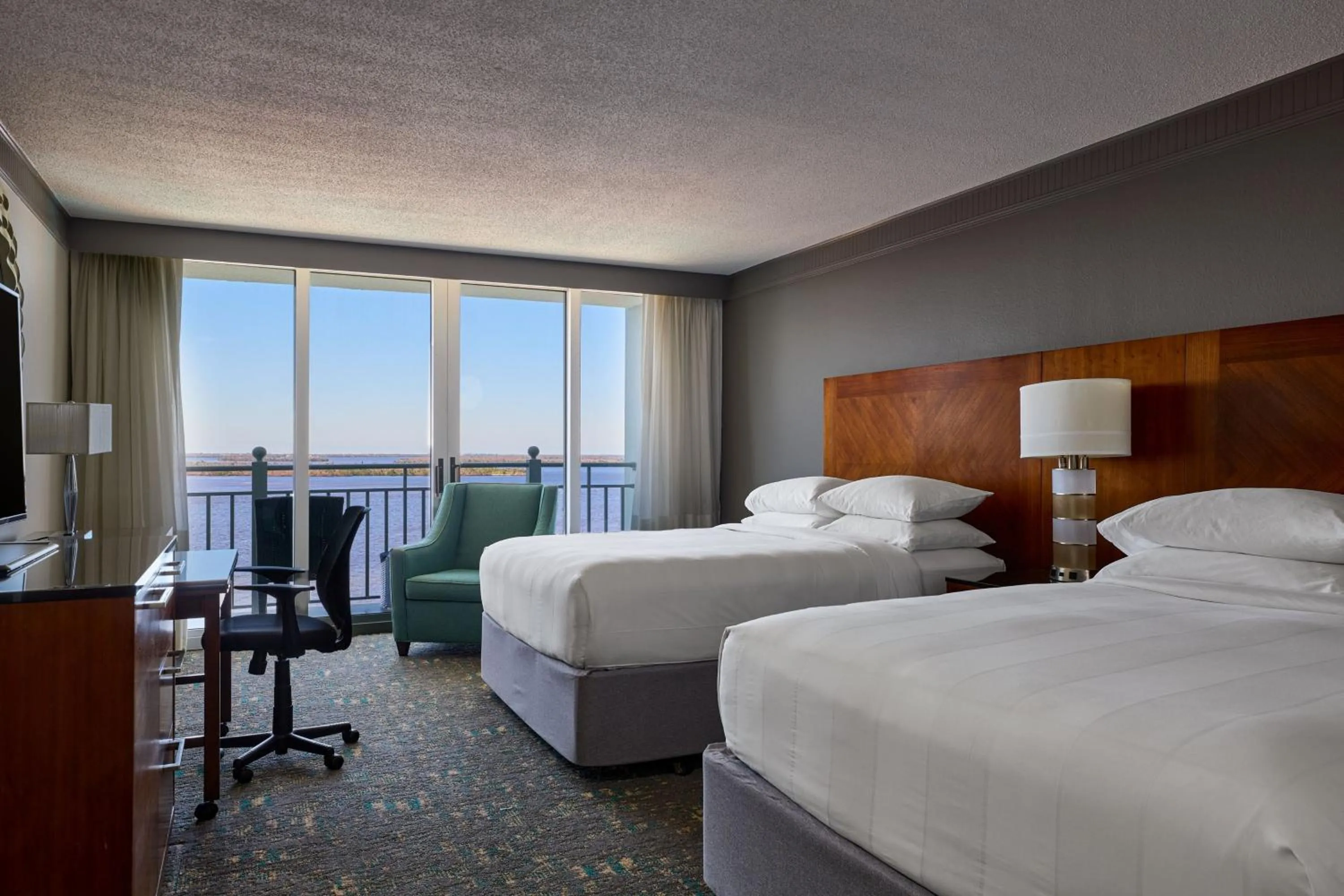 Photo of the whole room, Bed in Marriott Sanibel Harbour Resort & Spa