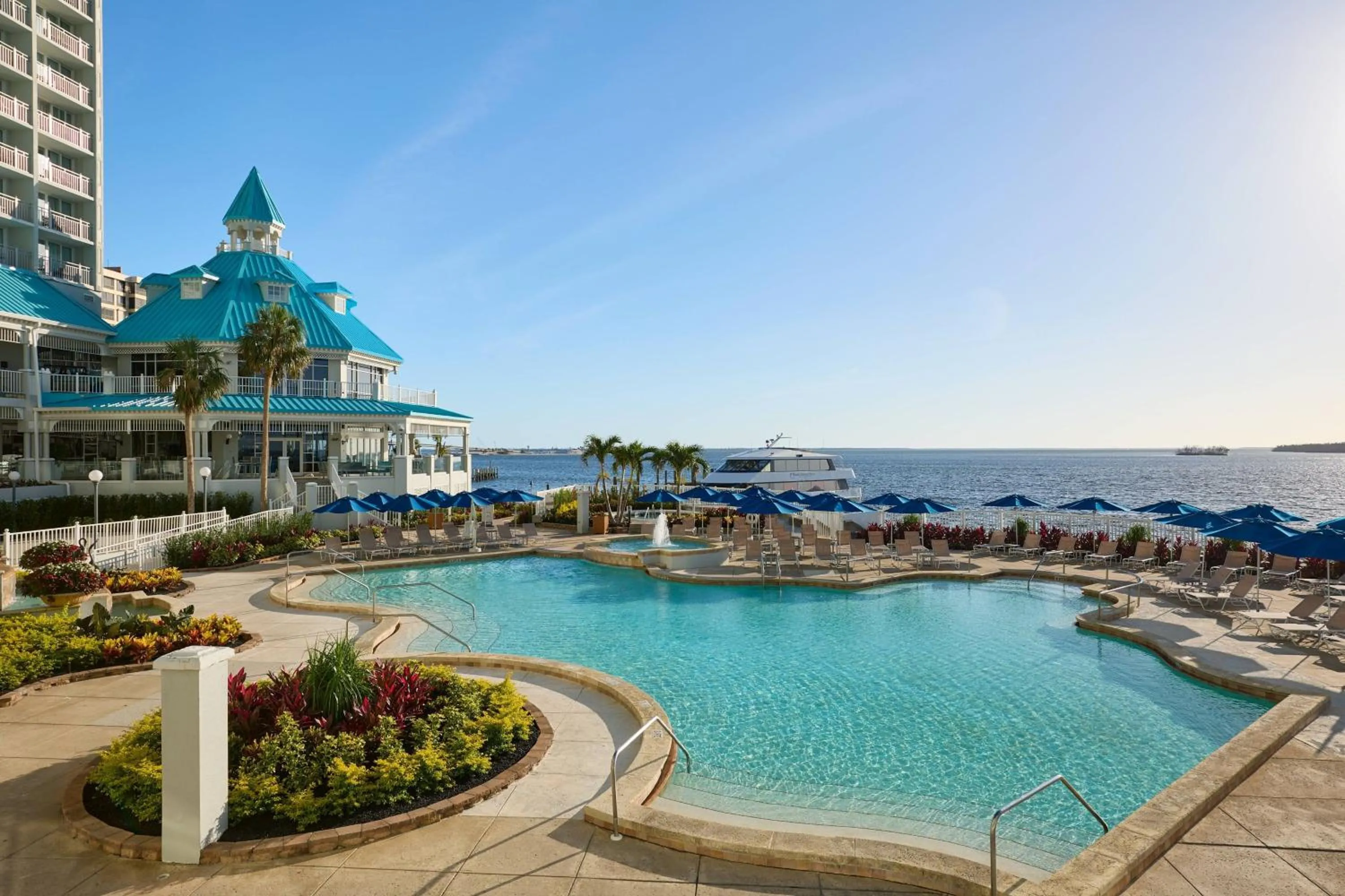 Swimming pool in Marriott Sanibel Harbour Resort & Spa