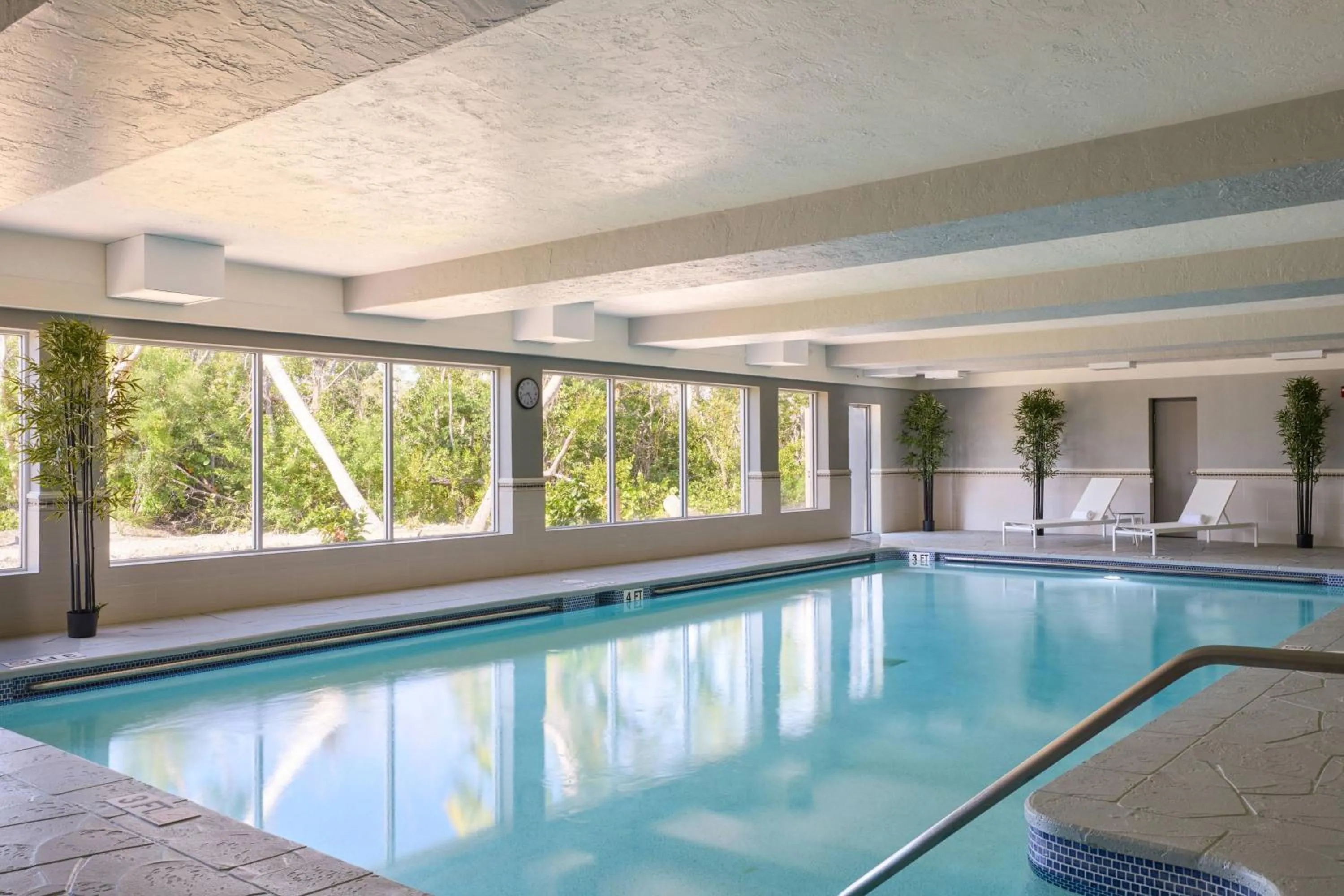Swimming pool in Marriott Sanibel Harbour Resort & Spa
