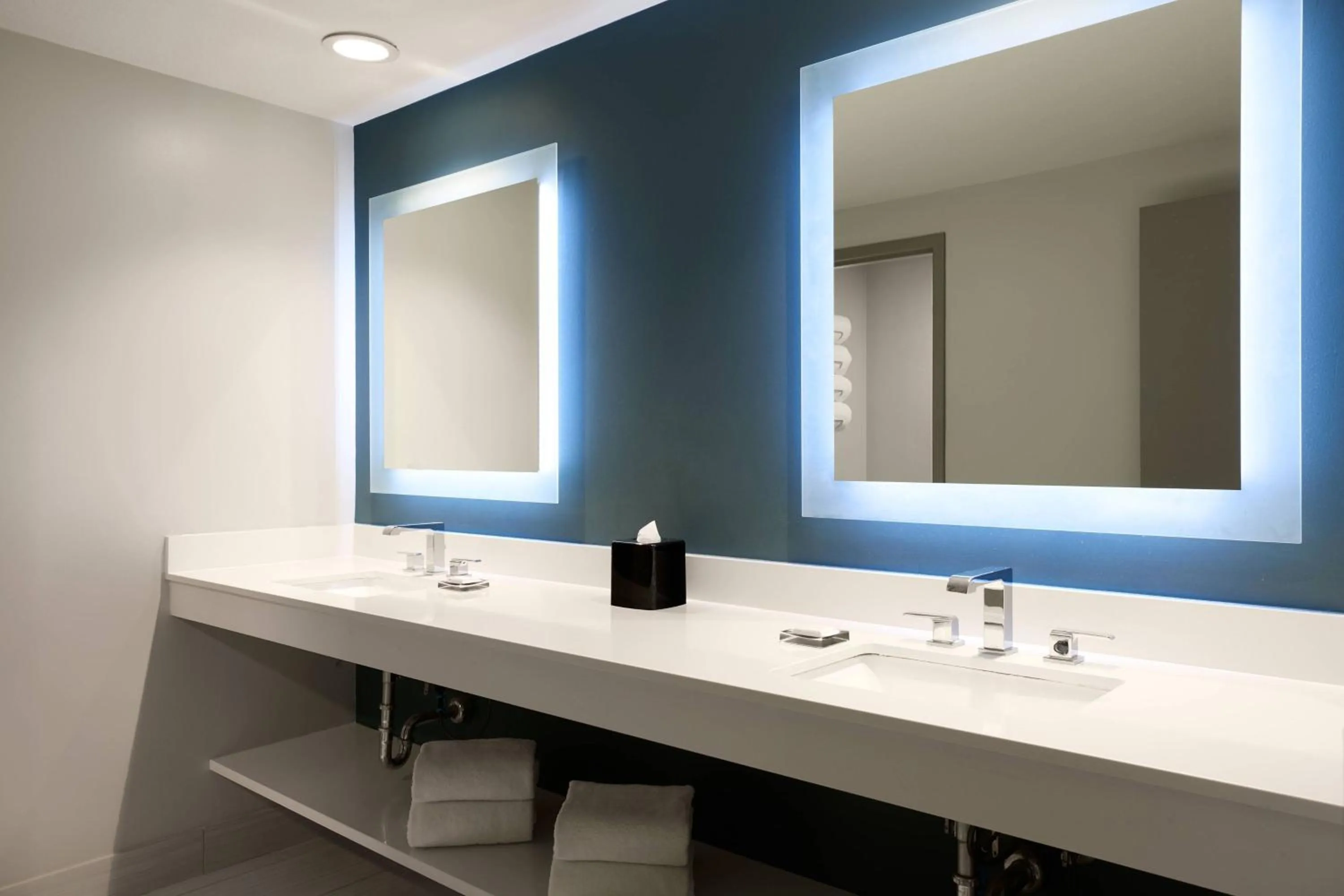 Bathroom in Marriott Sanibel Harbour Resort & Spa