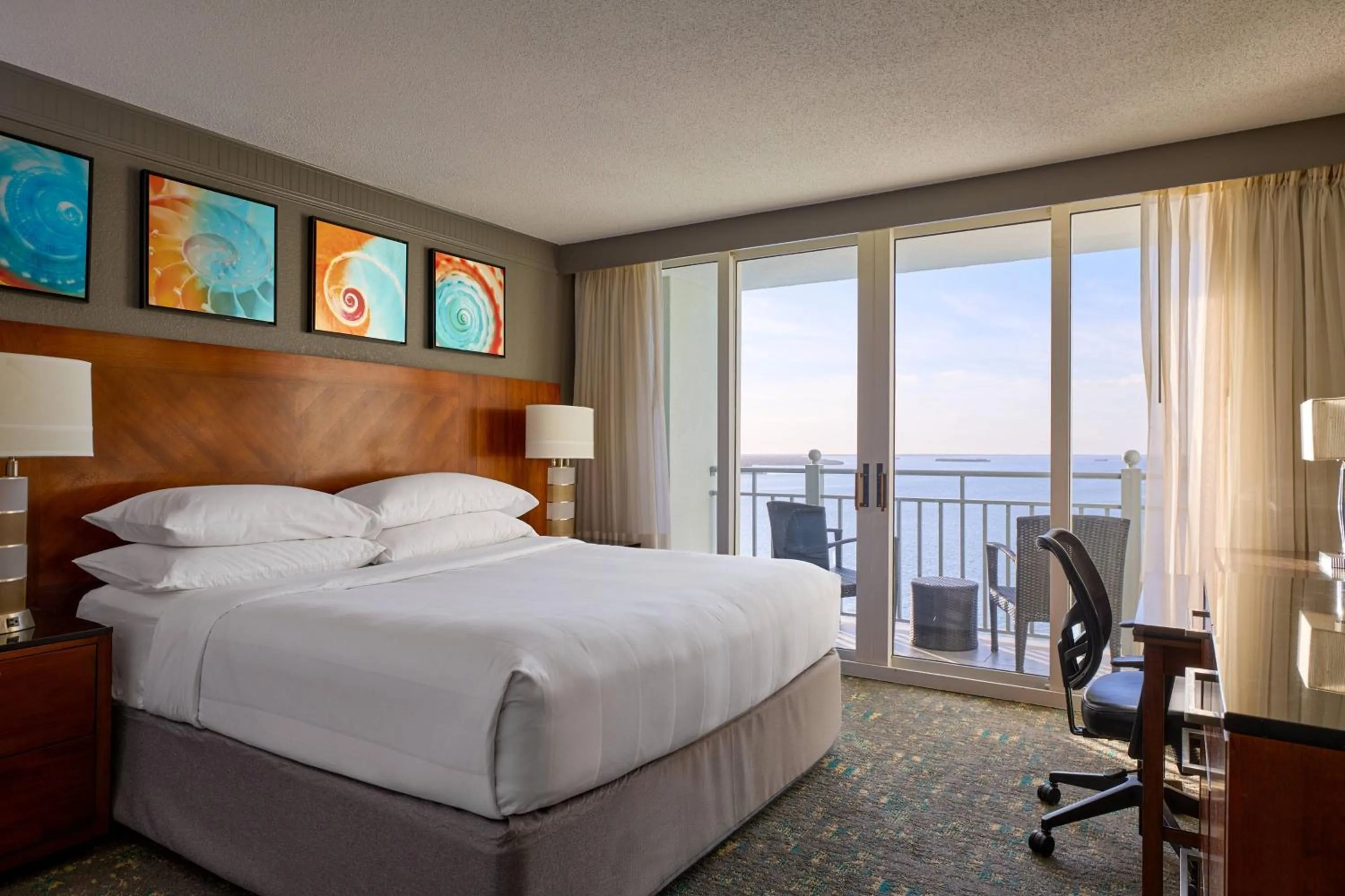 Bedroom, Bed in Marriott Sanibel Harbour Resort & Spa