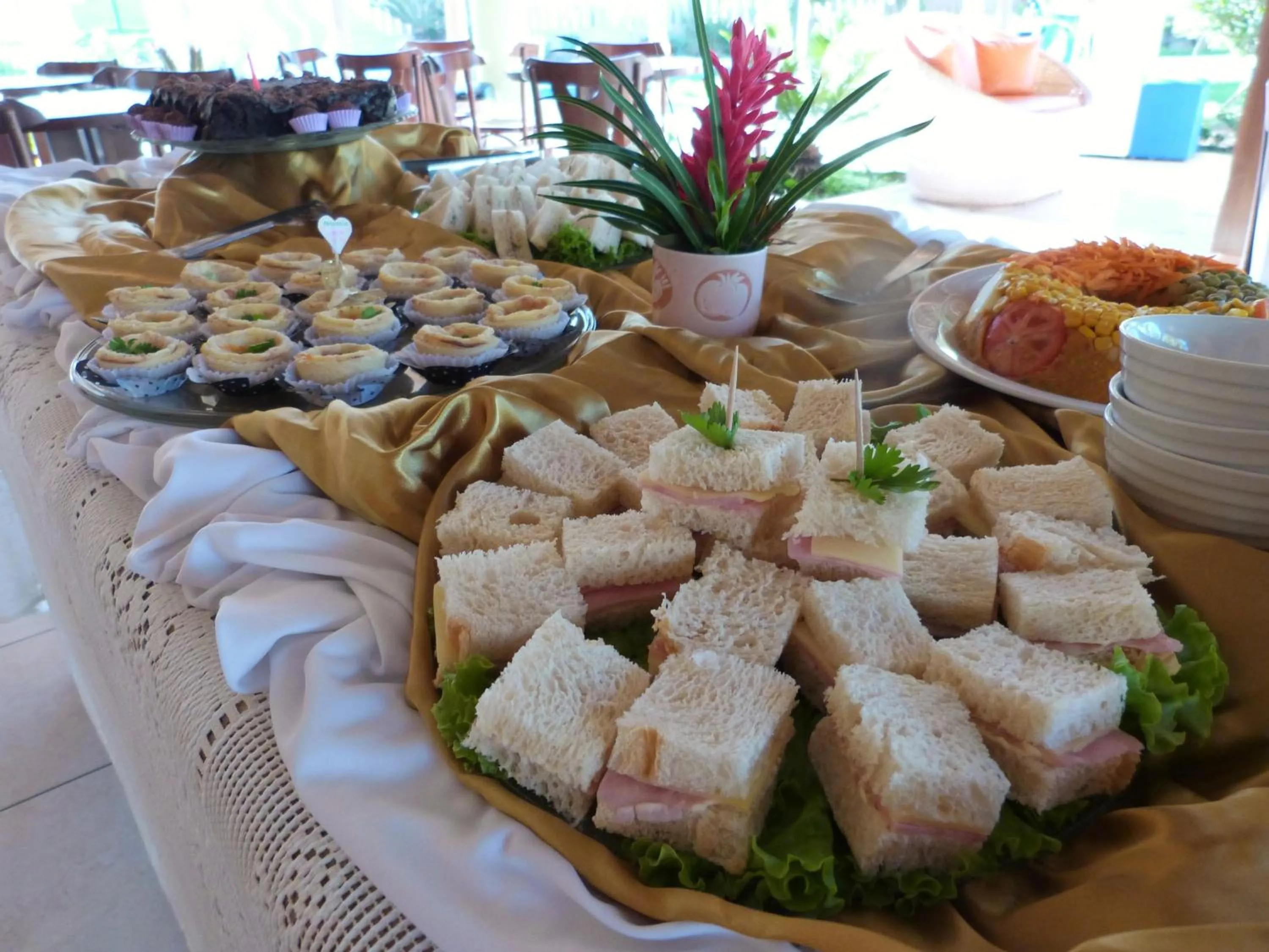 Restaurant/places to eat in Pousada Praia Bela