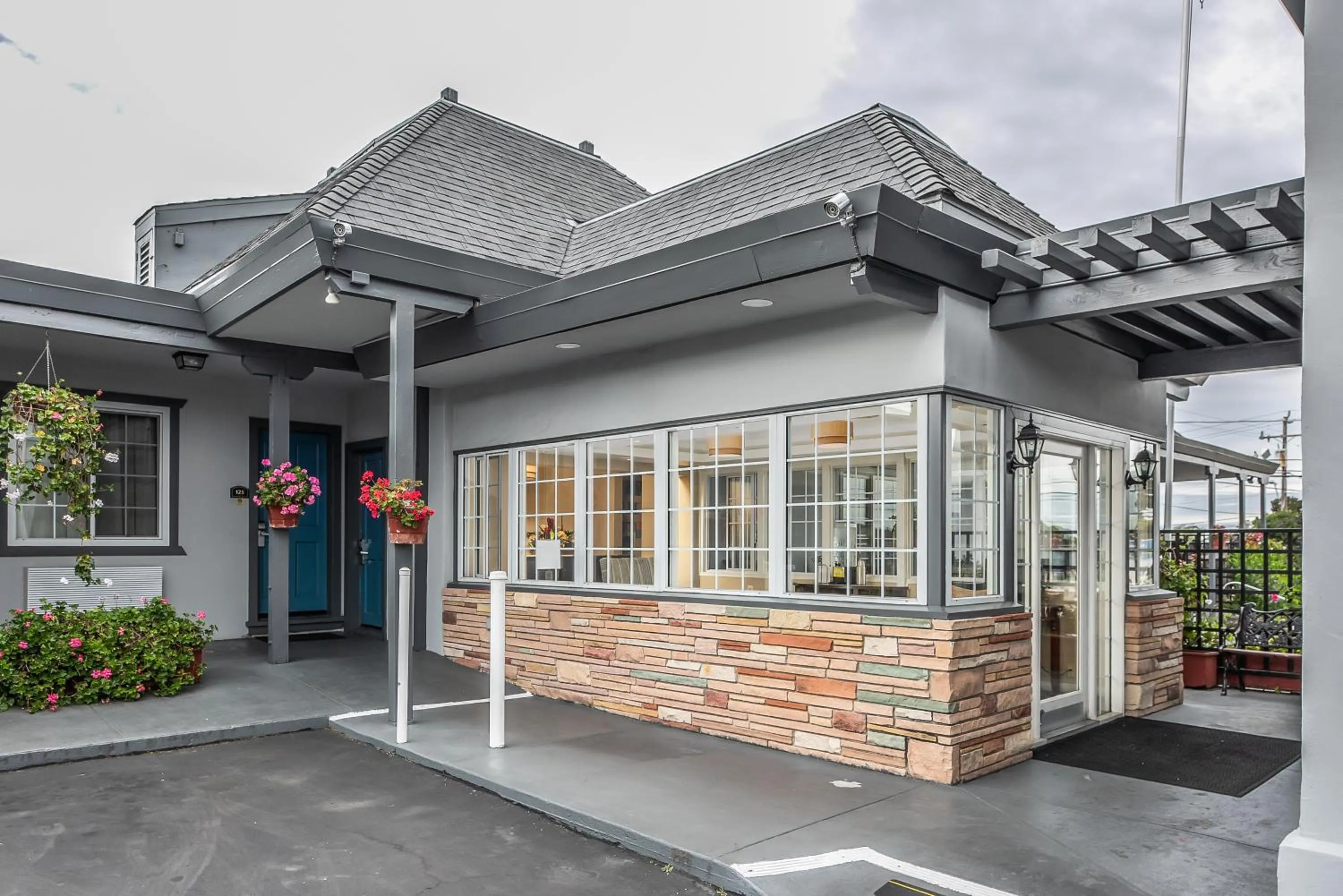 Lobby or reception in Blu Pacific Hotel