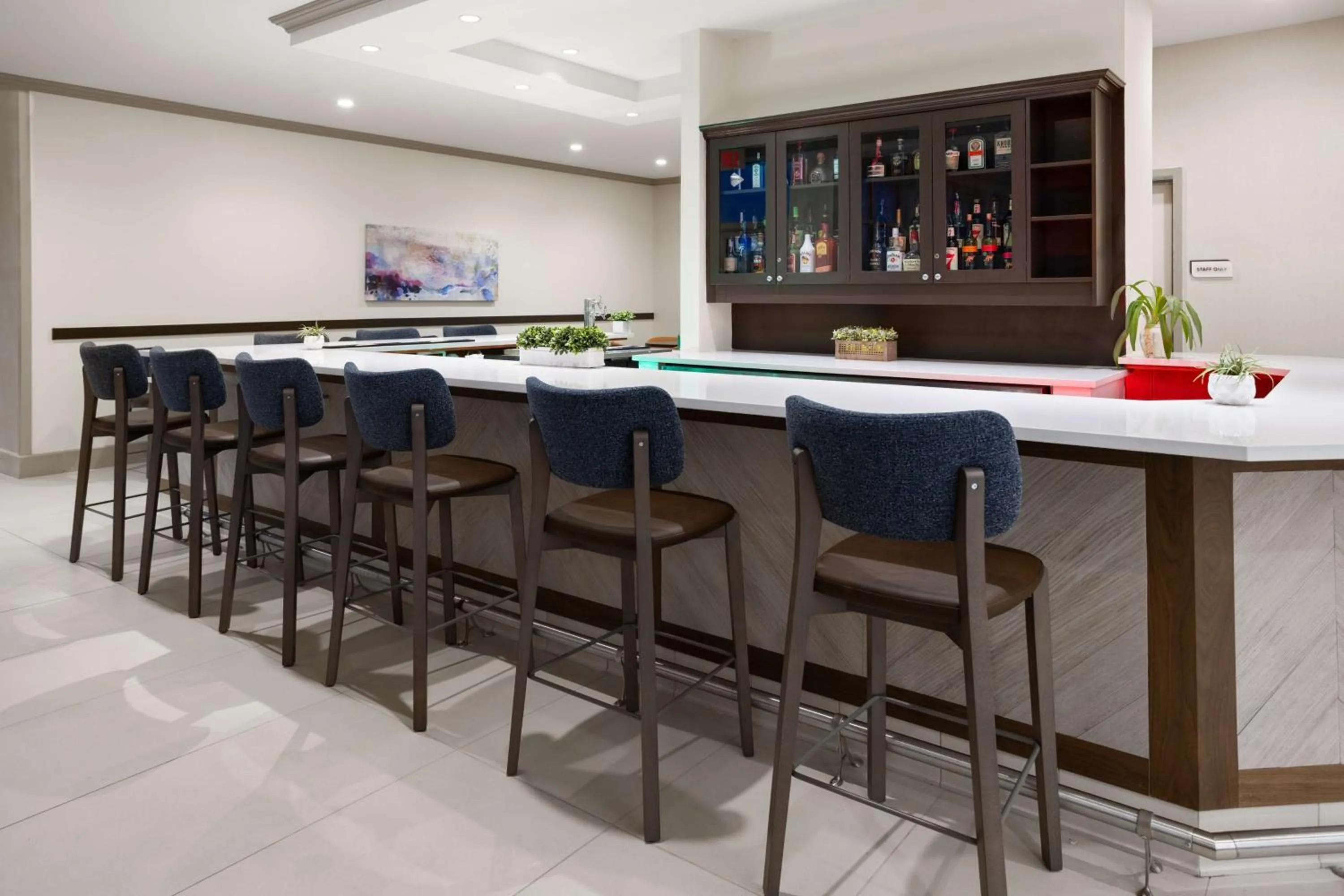 Lounge or bar in Hilton Garden Inn Milford