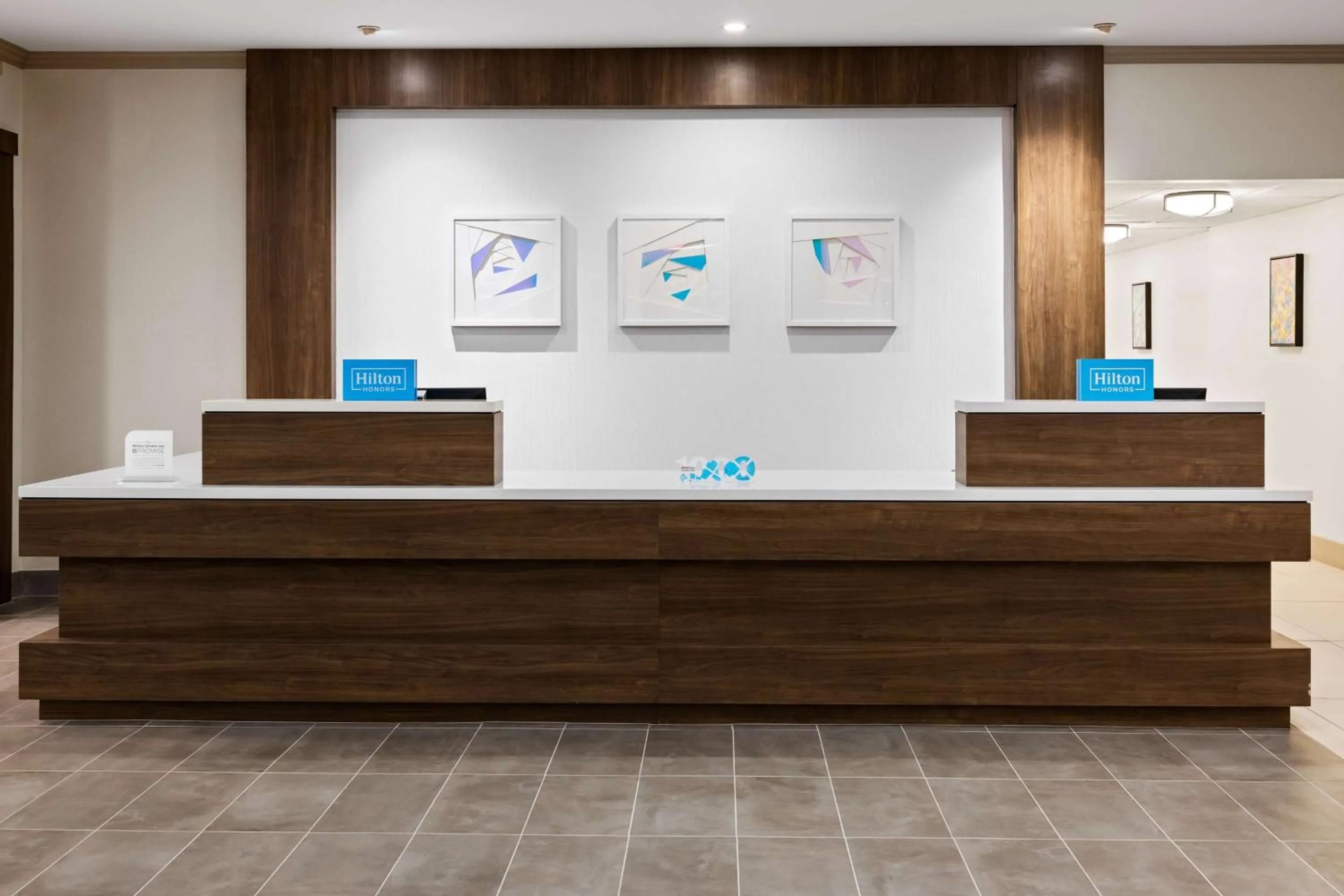 Lobby or reception in Hilton Garden Inn Milford