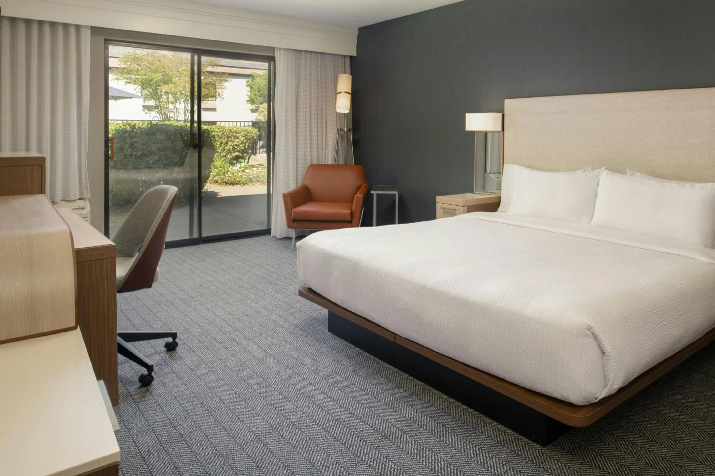 Photo of the whole room, Bed in Courtyard by Marriott Vacaville