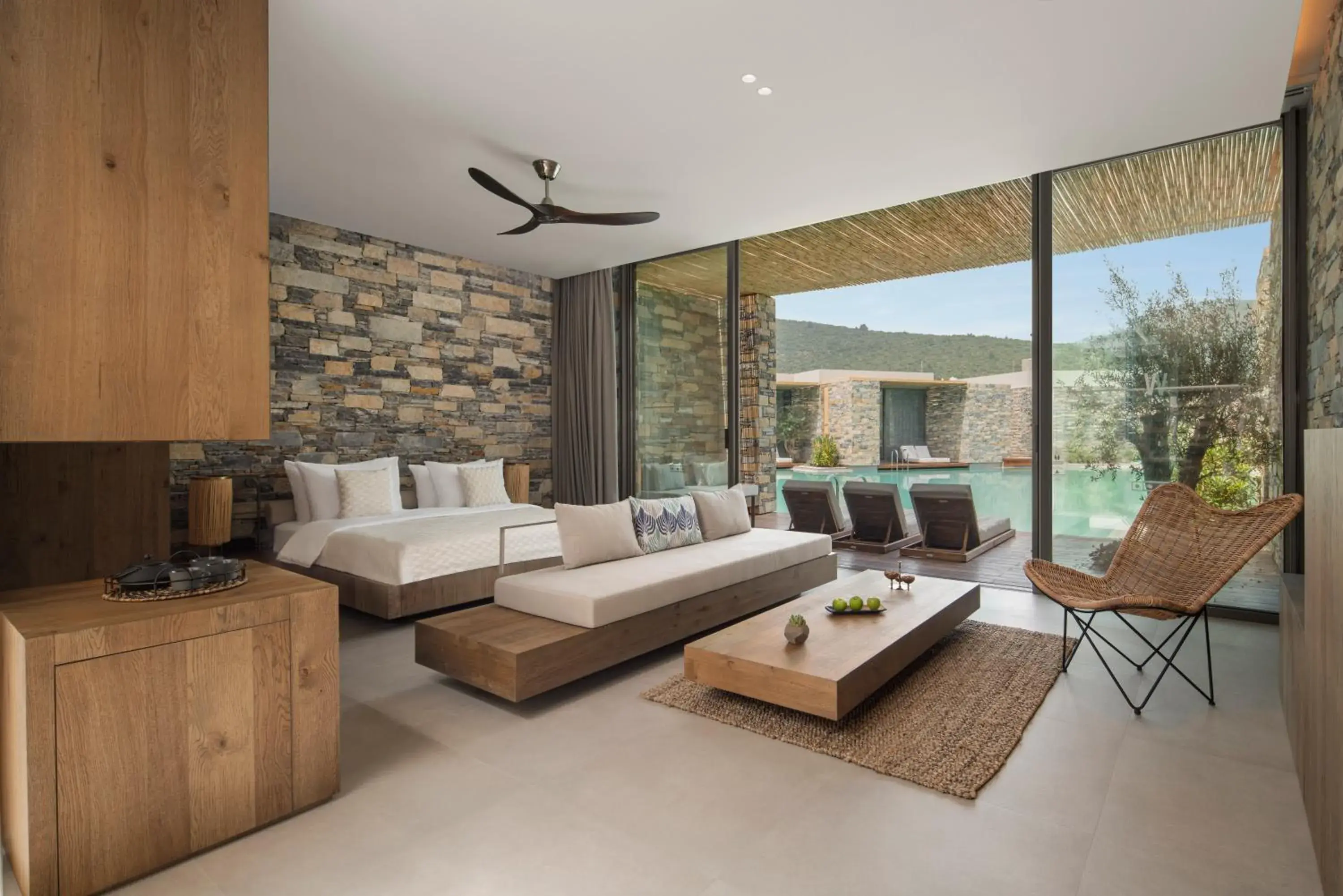 Lagoon Family Swim-up in Voyage Torba Hotel Lagoon Family Swim-up in Voyage Torba Hotel