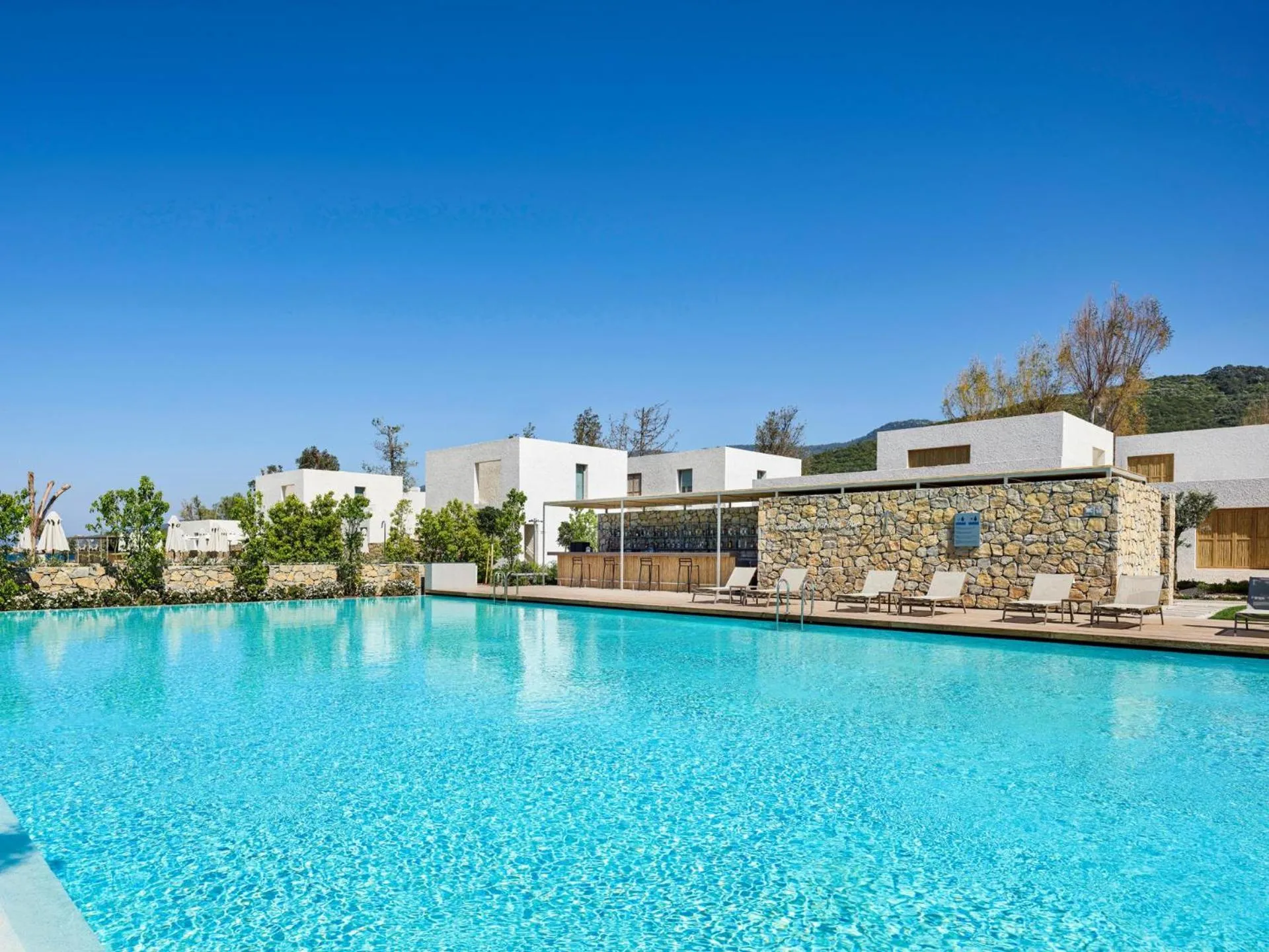 Swimming pool in Voyage Torba Hotel