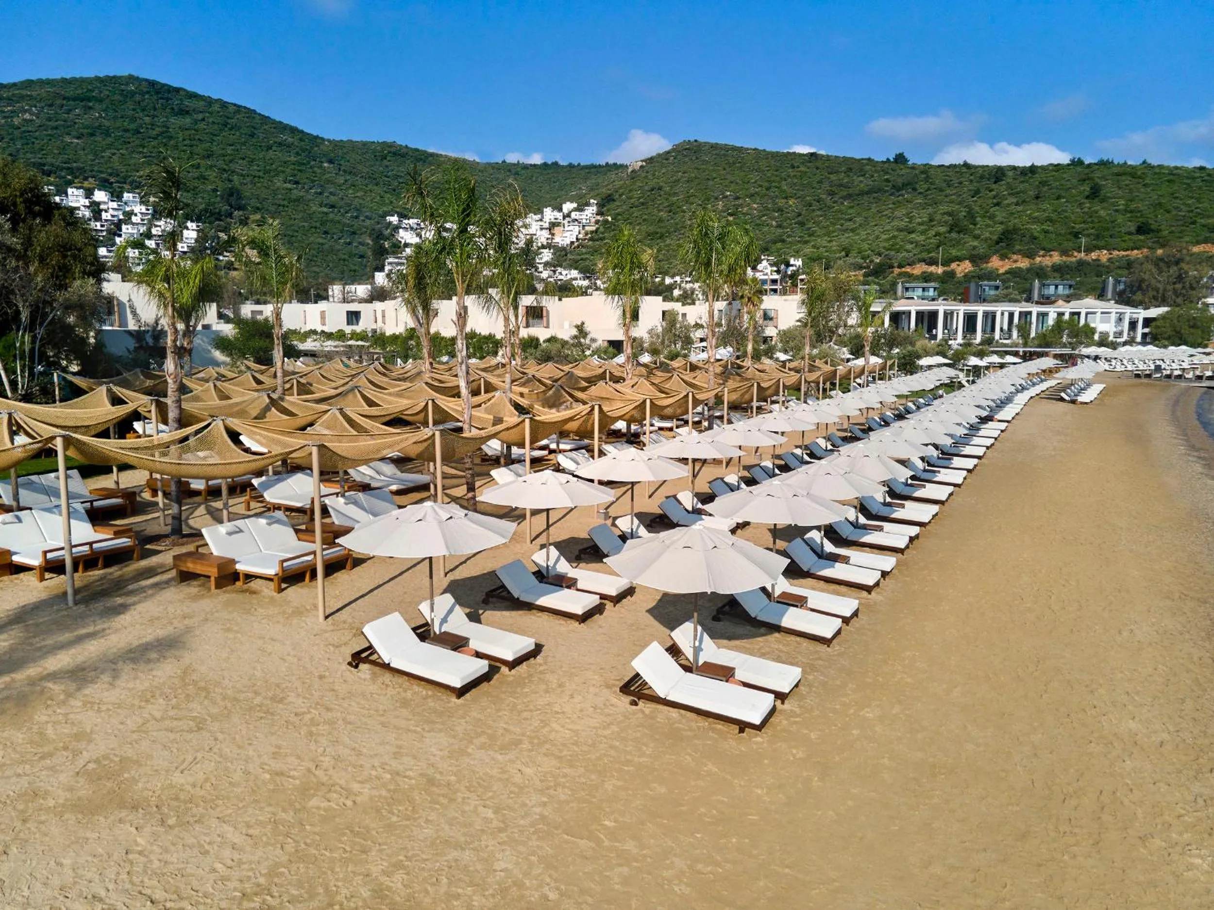 Beach in Voyage Torba Hotel