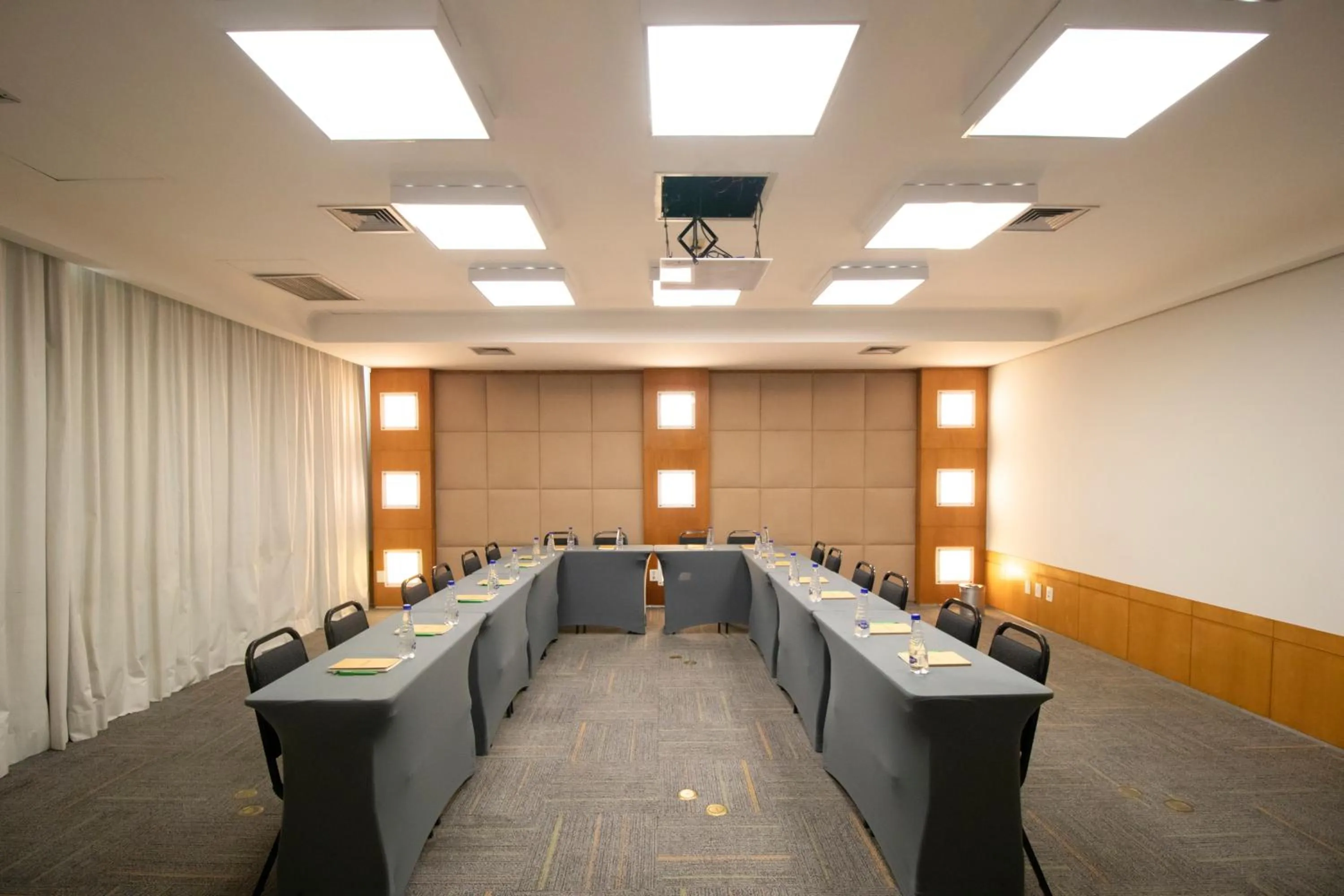 Meeting/conference room in Bourbon Hotel Savassi - Belo Horizonte