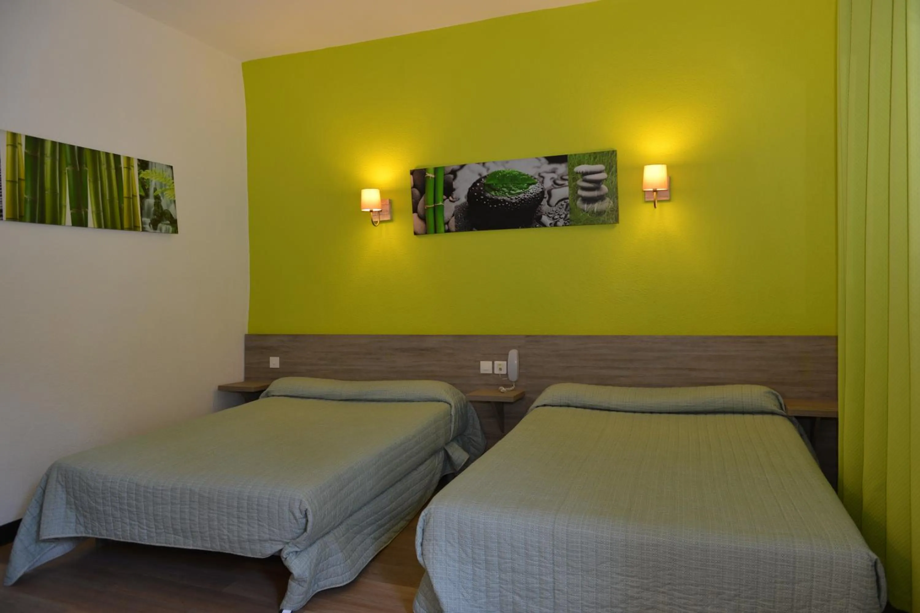 Bed in Hôtel Colisée-Verdun Centre Gare Saint-Roch