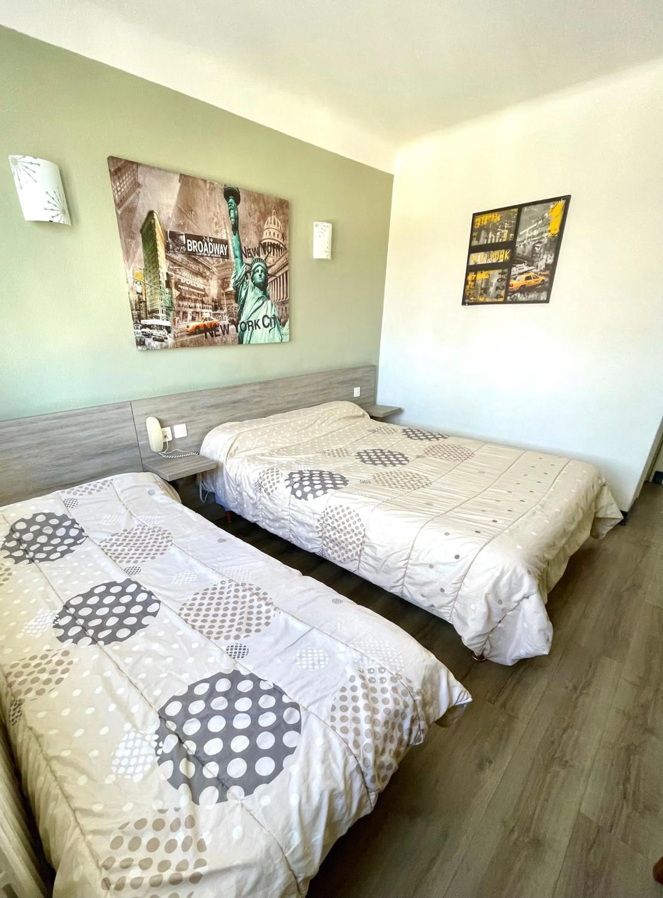 Bed in Hôtel Colisée-Verdun Centre Gare Saint-Roch