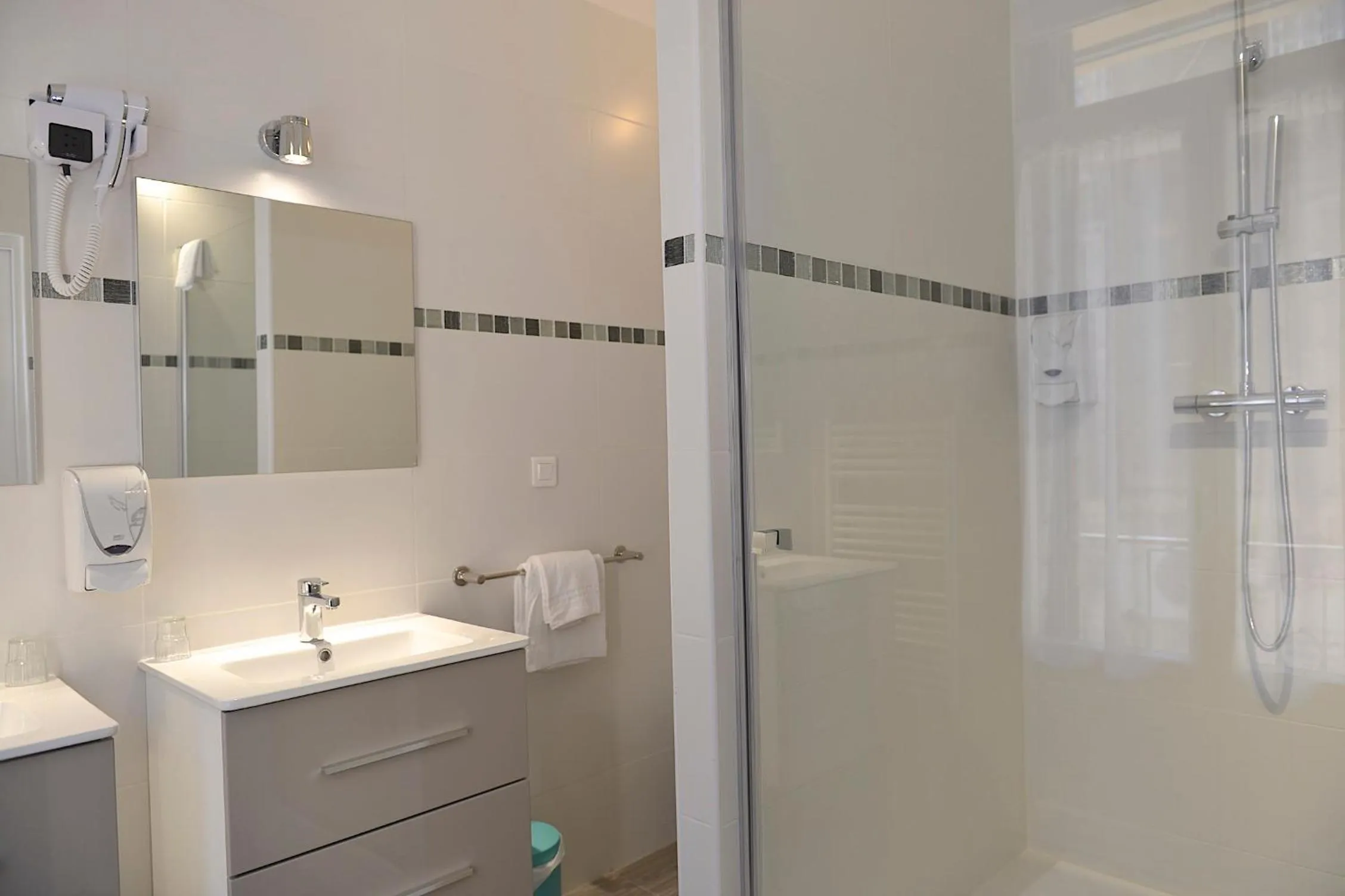 Hôtel Colisée-Verdun Centre Gare Saint-Roch