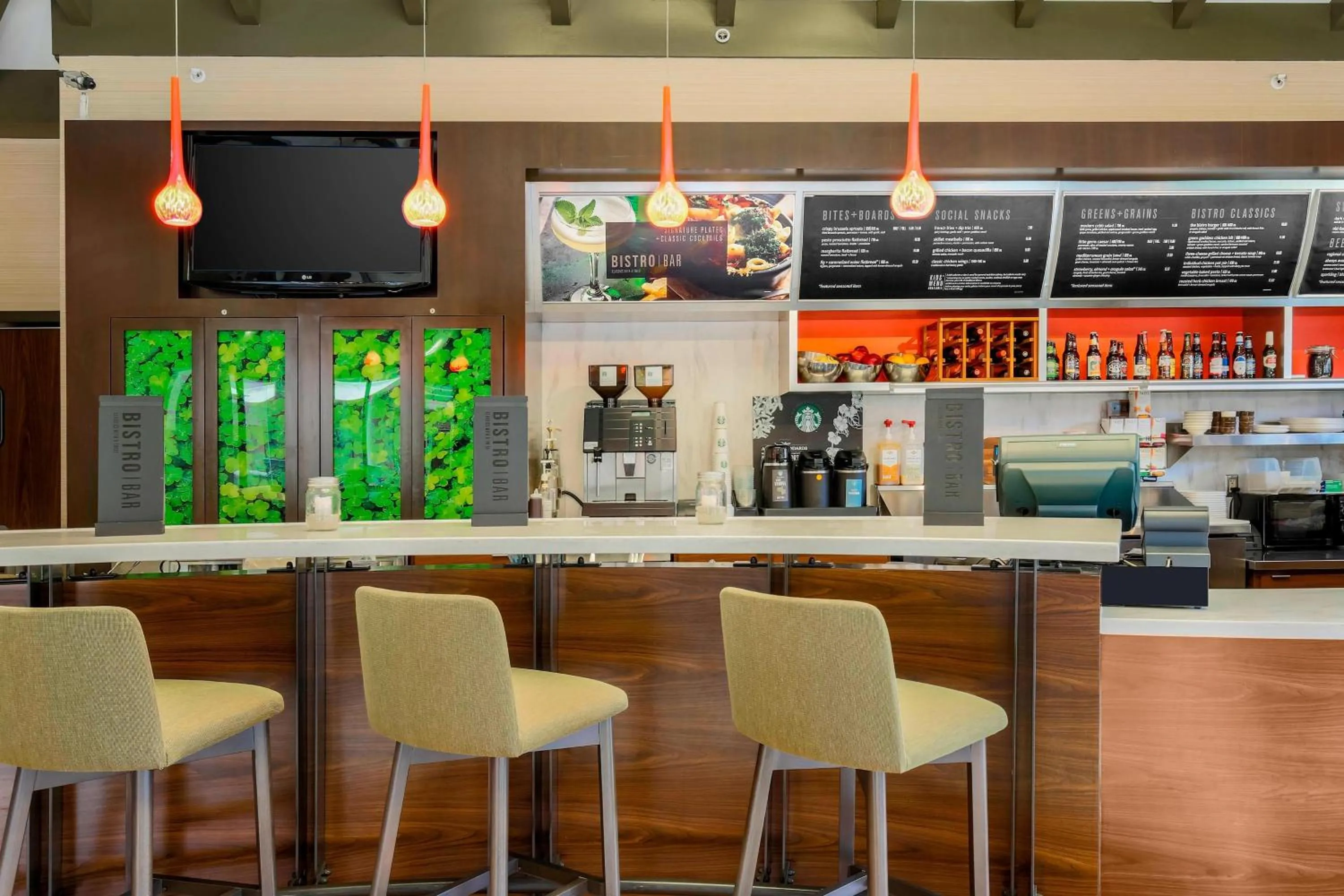 Lounge or bar in Courtyard by Marriott San Diego Del Mar/Solana Beach