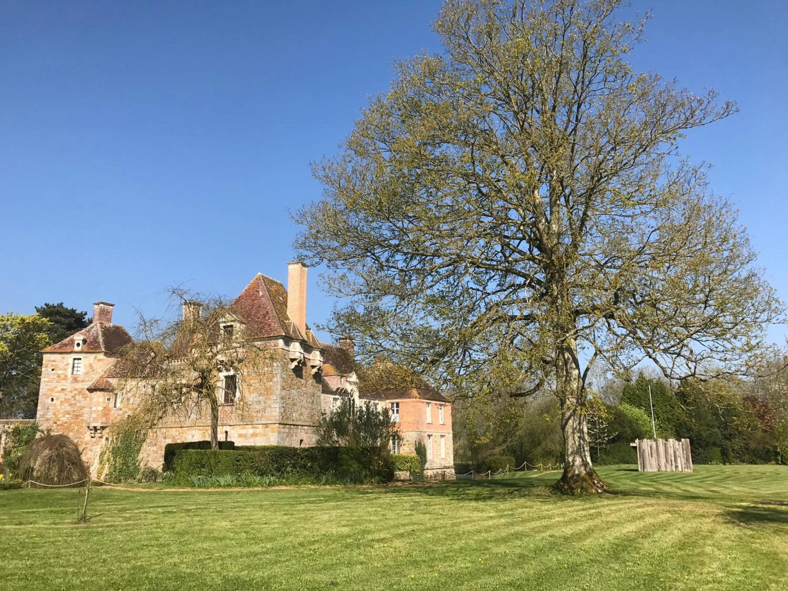 Property building in Chateau du Blanc Buisson