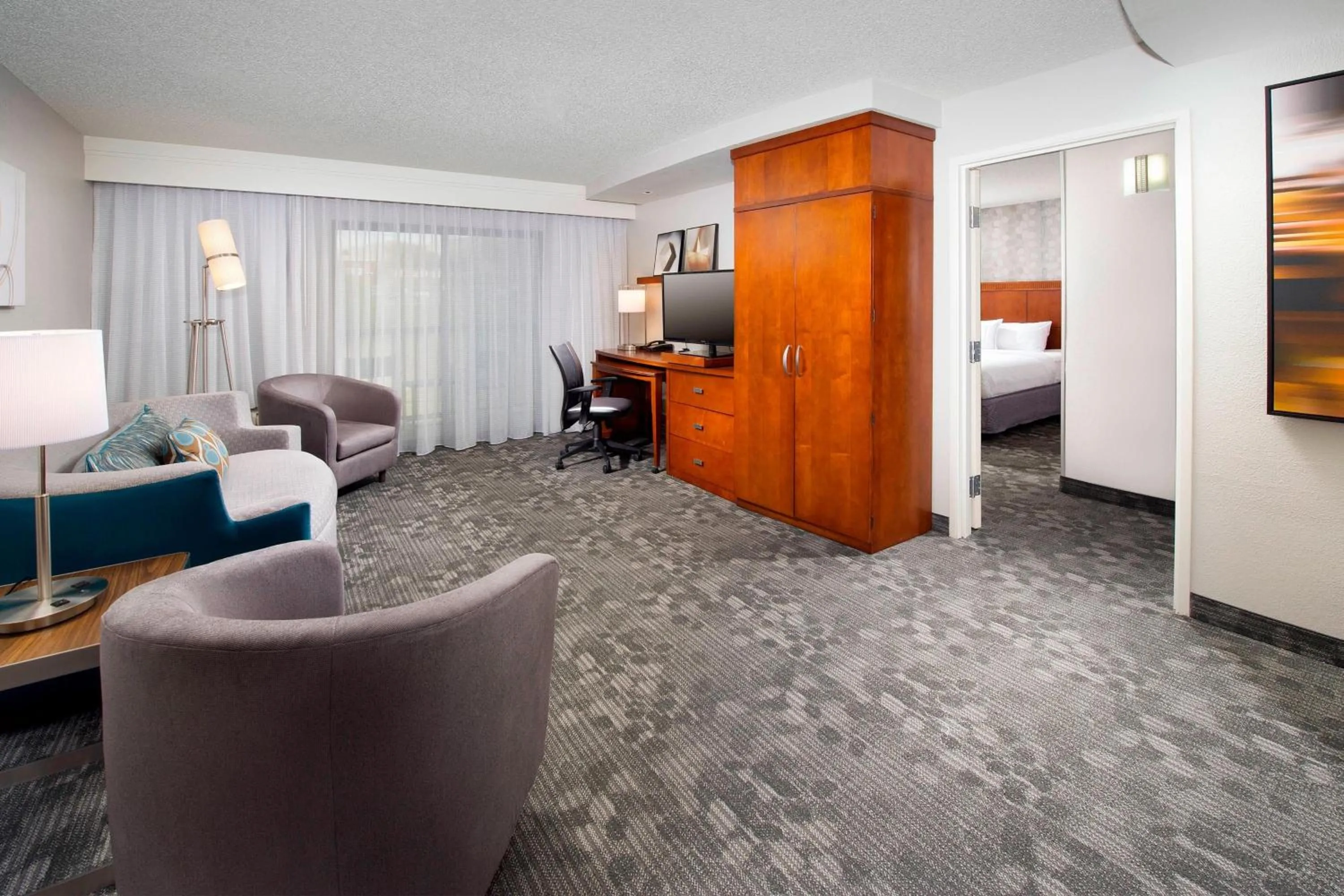 Living room, Bed in Courtyard by Marriott San Antonio SeaWorld/Lackland