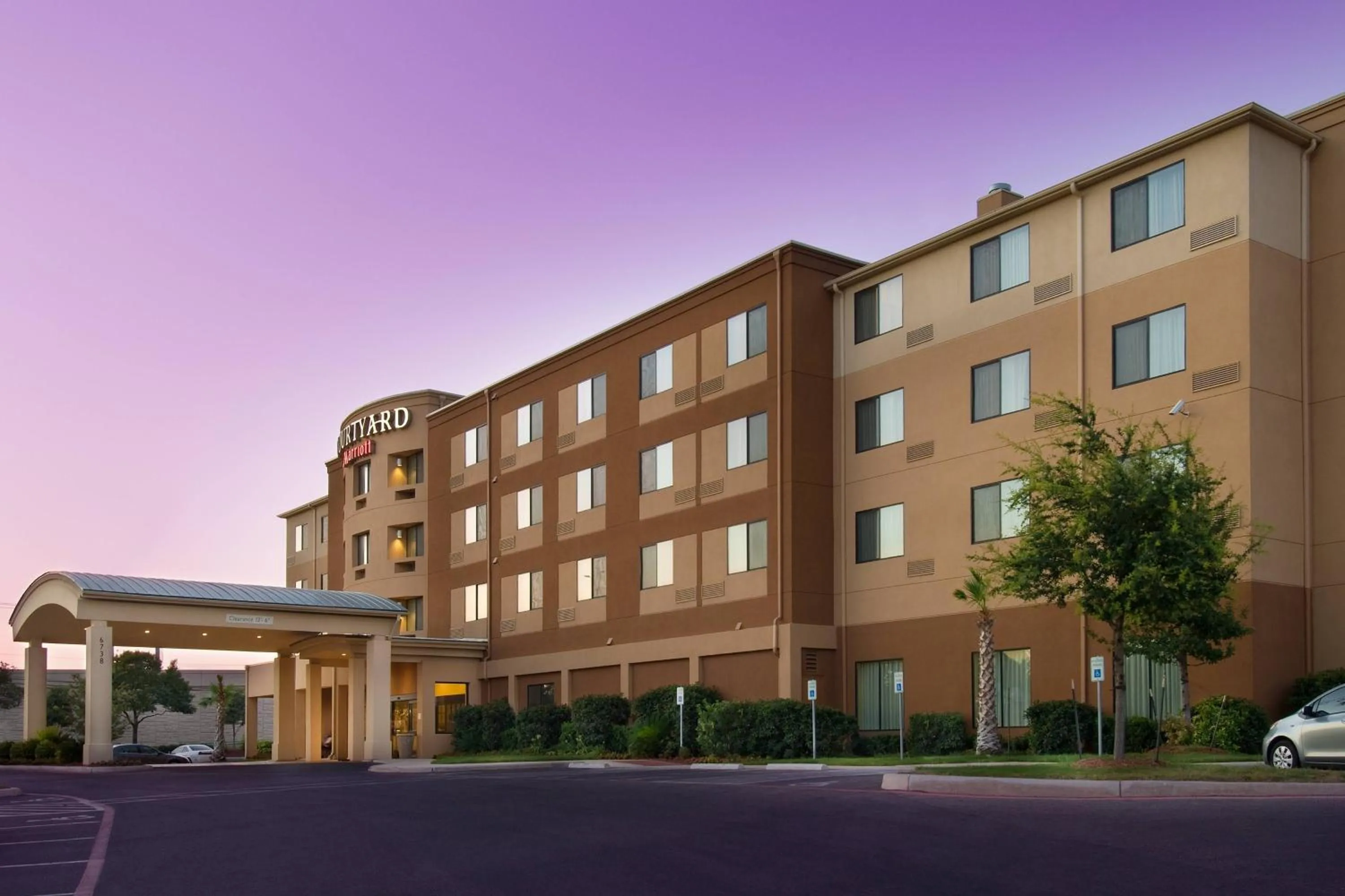 Property building in Courtyard by Marriott San Antonio SeaWorld/Lackland