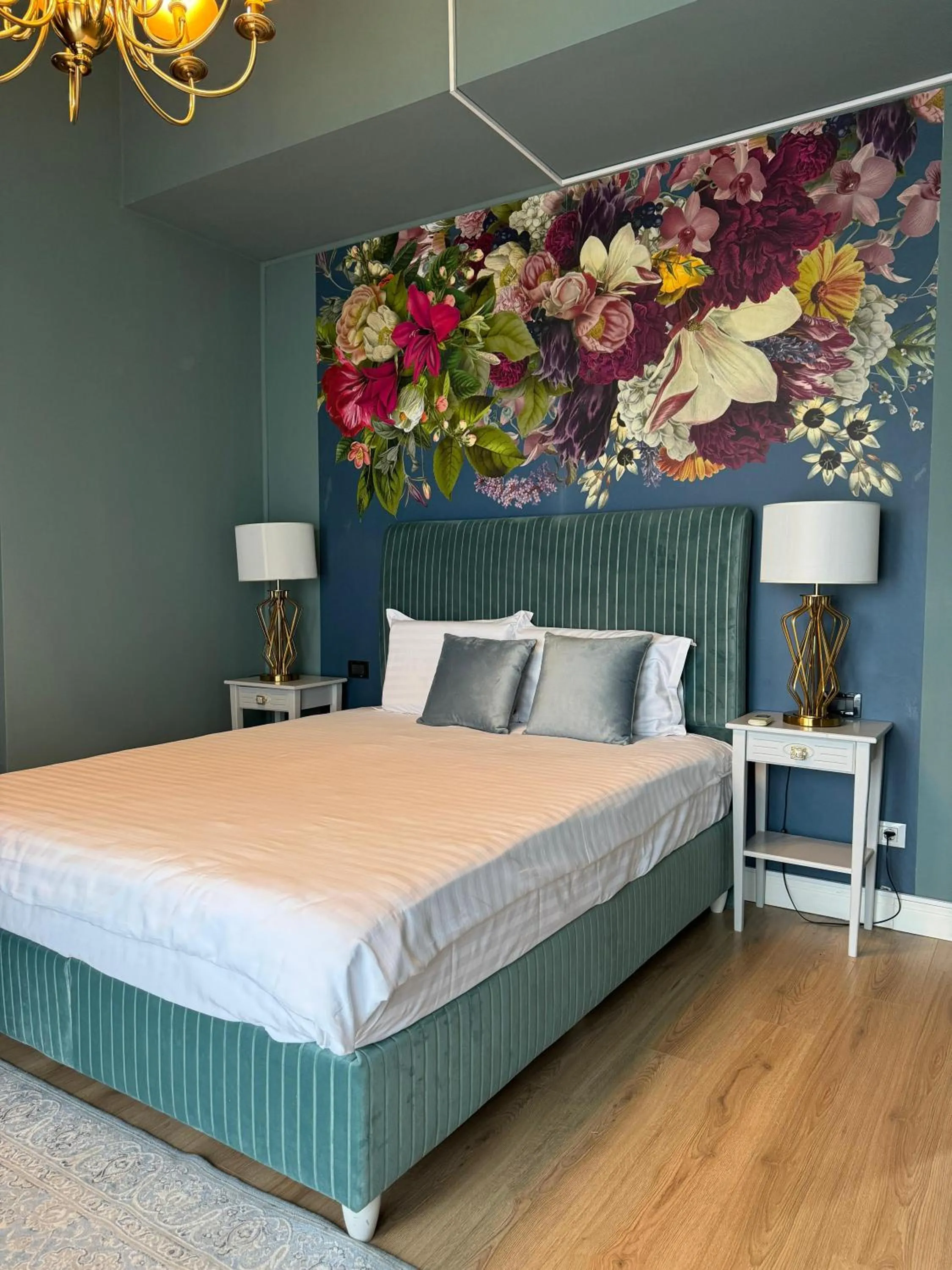 Bed in Phoenicia Suites Baneasa